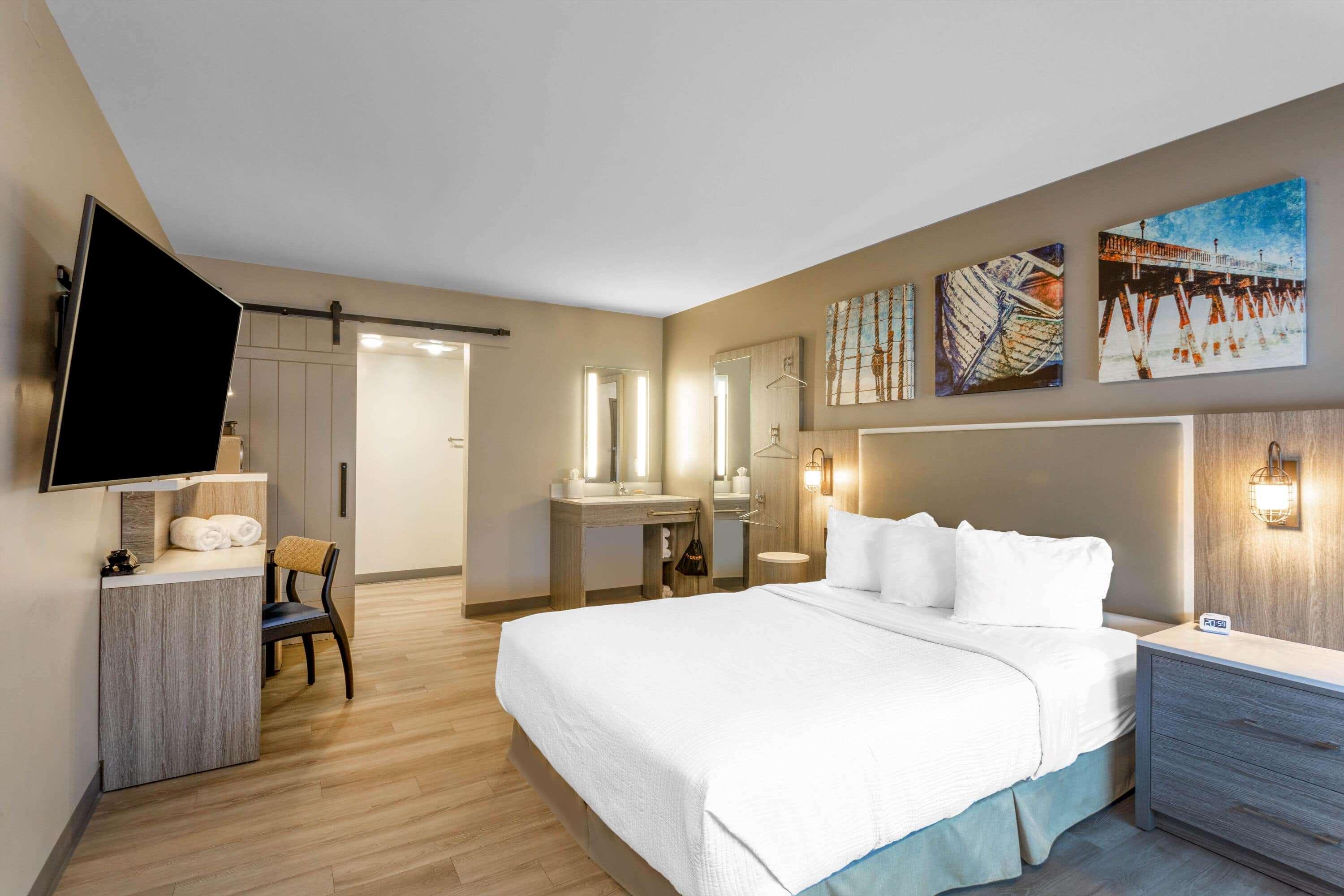 Queen Room - Mobility and Hearing Accessible/Non-Smoking