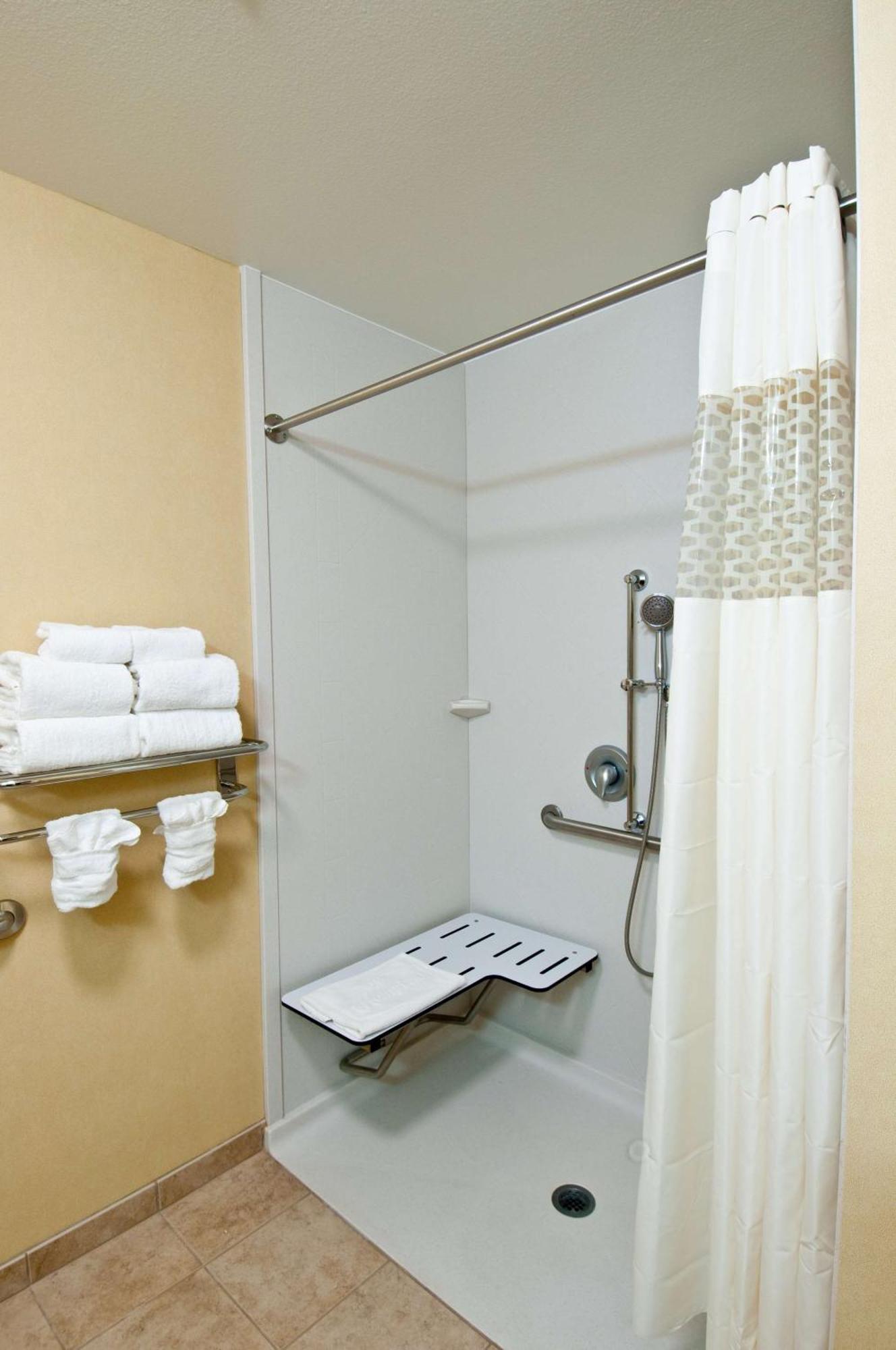 Kamer met Kingsize Bed- Toegankelijk voor Slechthorenden en Personen met een Beperkte Mobiliteit