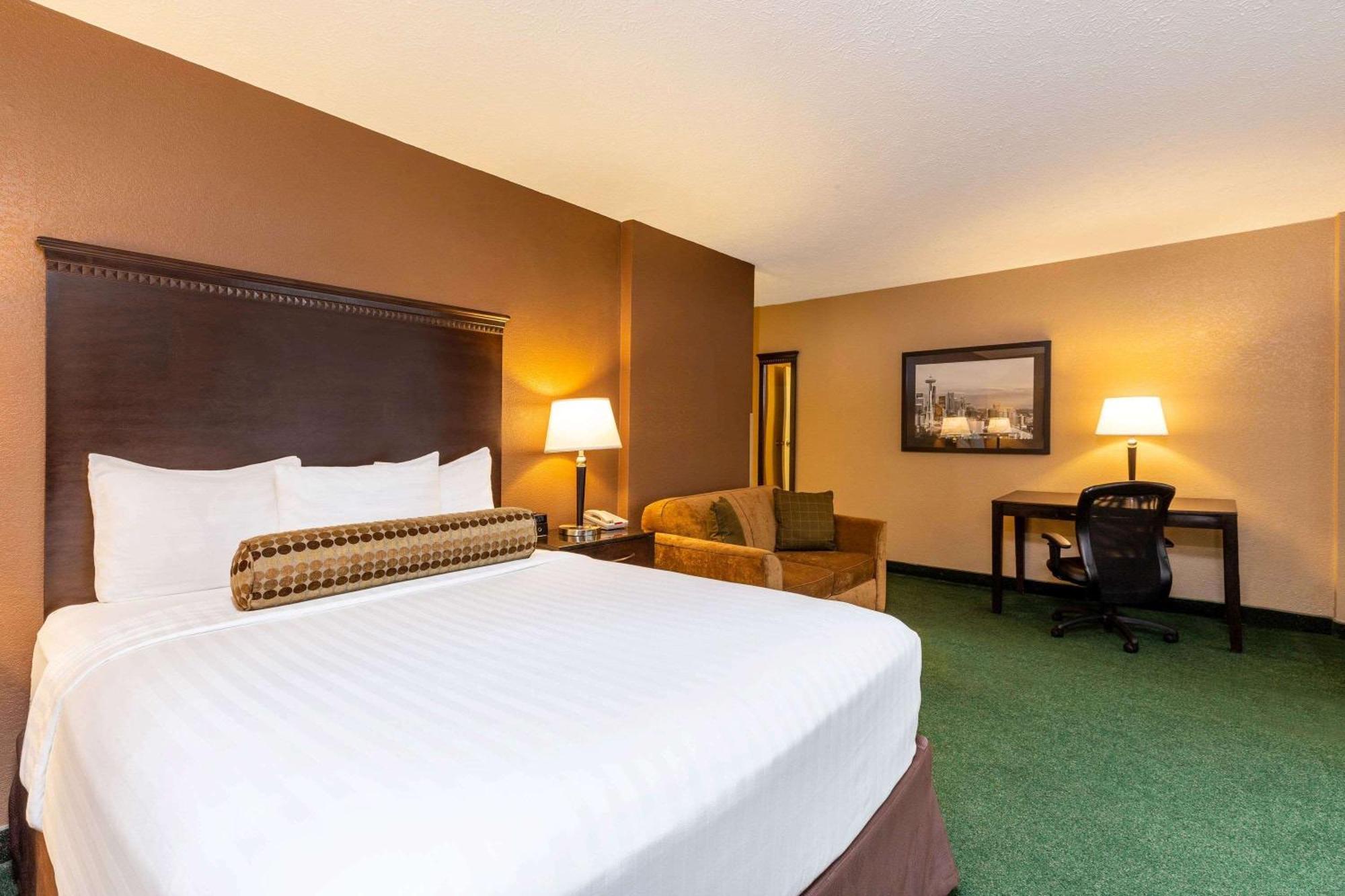 Queen Room - Mobility Access/Non-Smoking