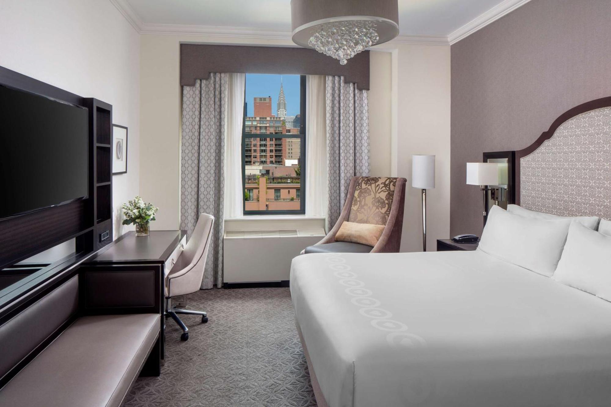 King Room with Accessible Shower - Disability Access