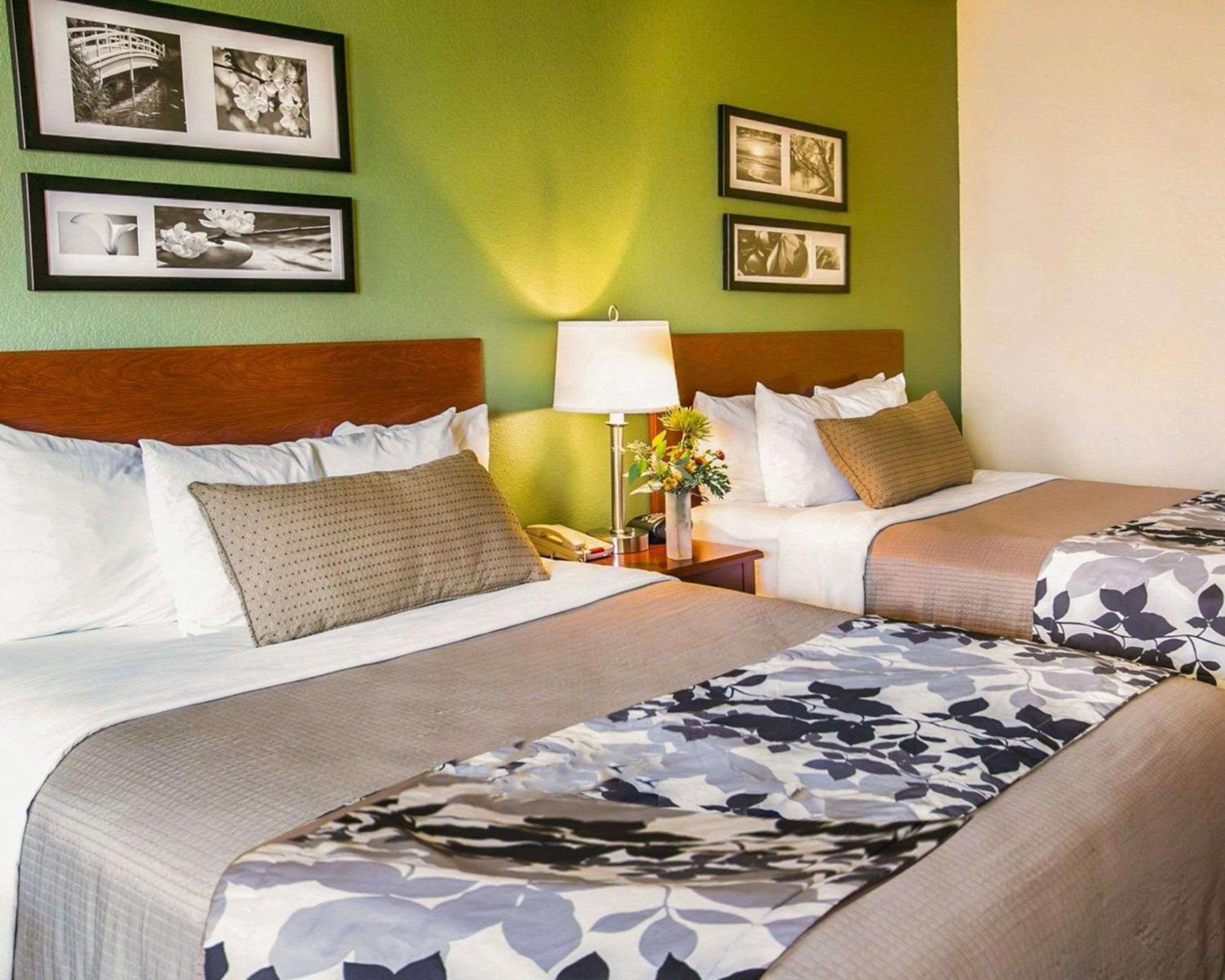 Queen Room with Two Queen Beds - Non-Smoking
