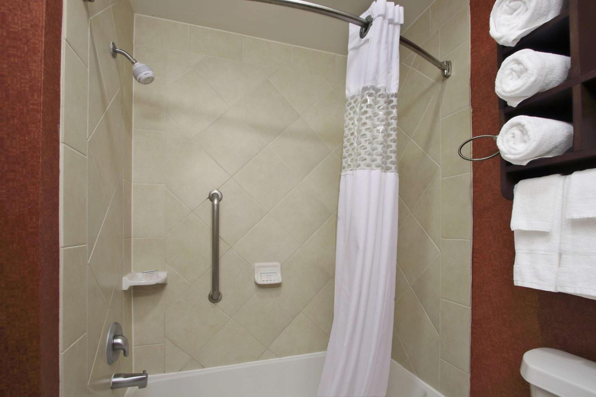 Queen Room with Two Queen Beds - Mobility Access/Non-Smoking