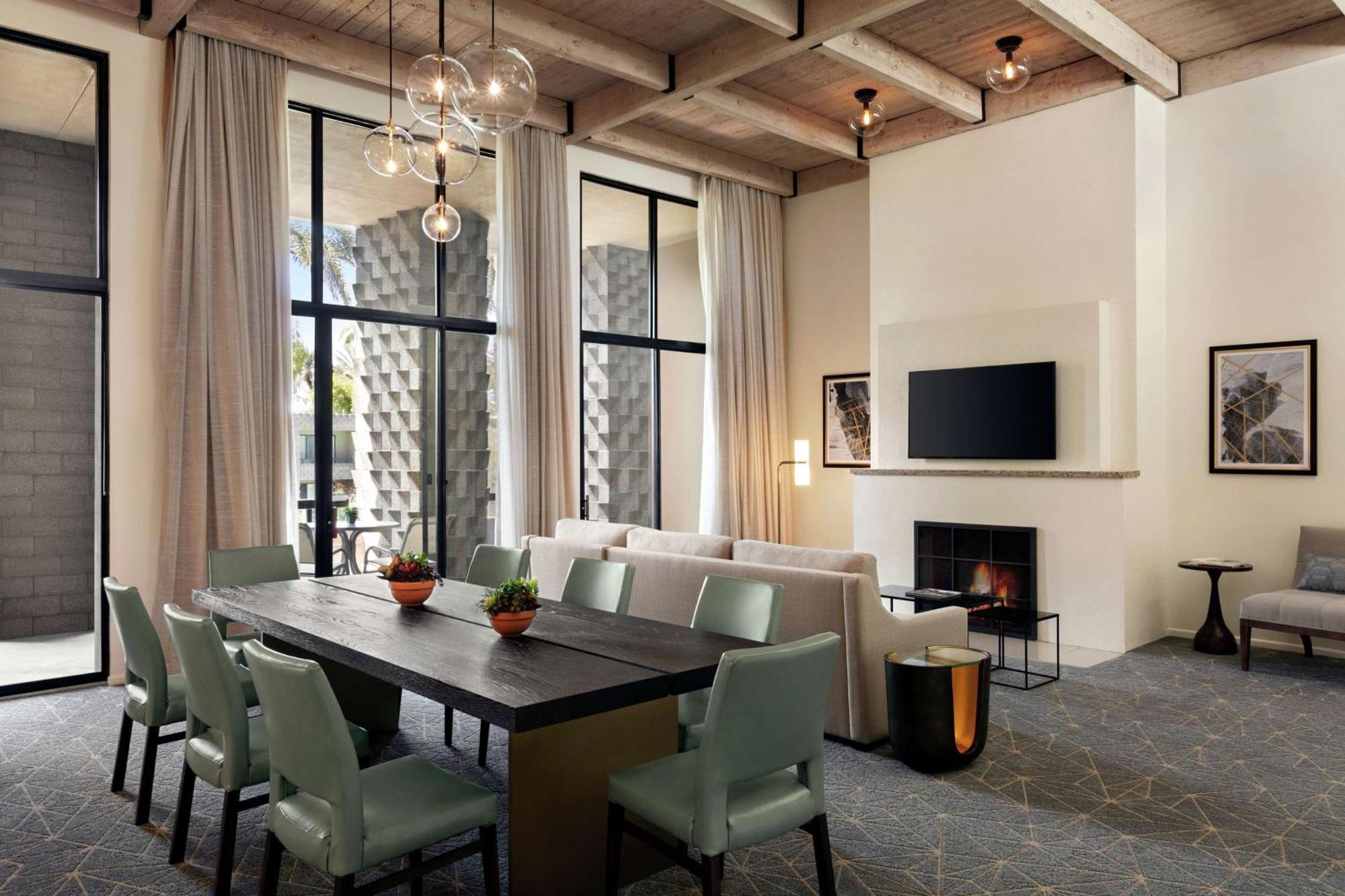 One-Bedroom Suite - Non-Smoking,1657147679:JPEG