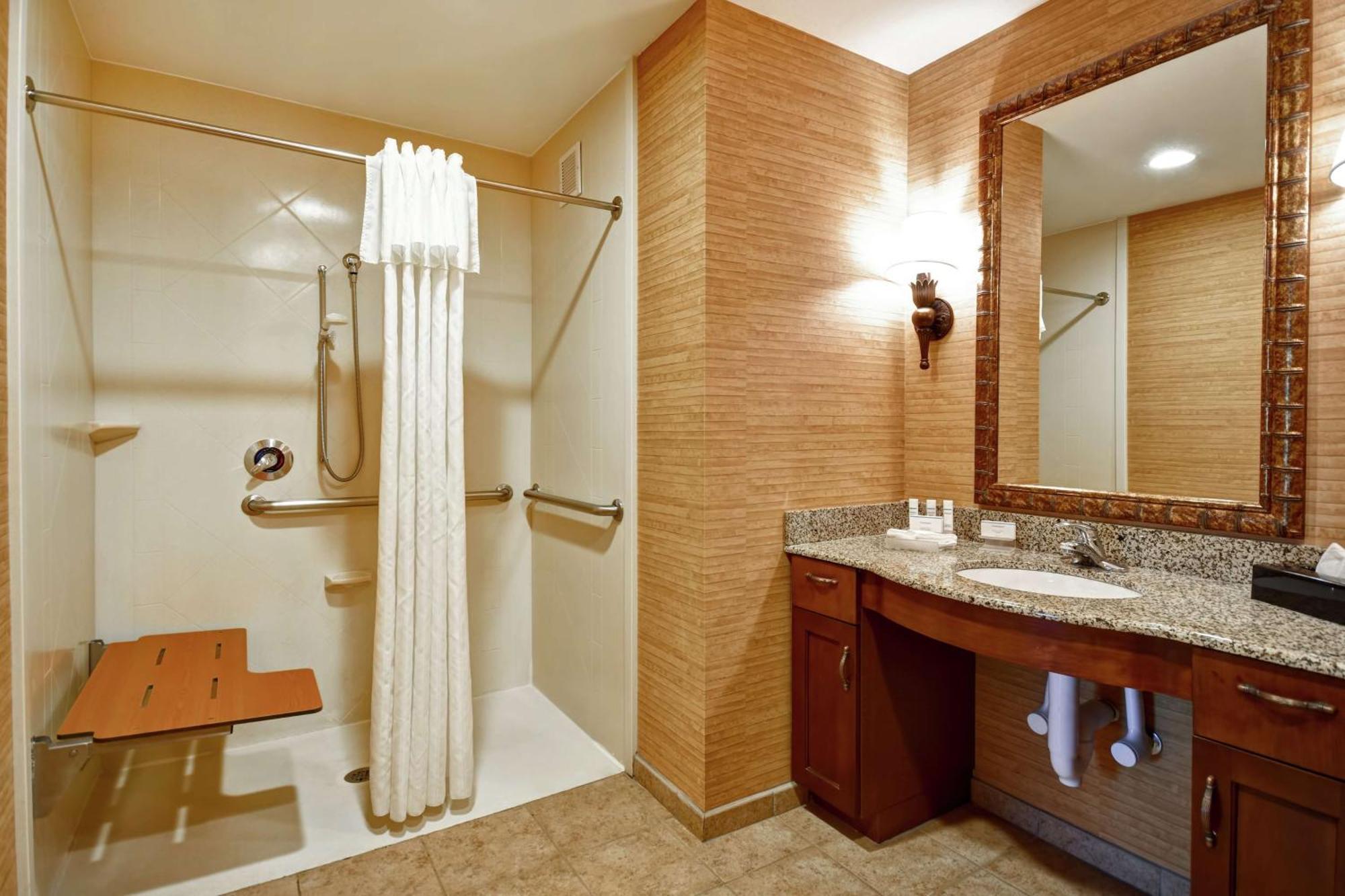 Suite with Two Queen Beds and Roll-In Shower - Mobility and Hearing Access/Non-Smoking