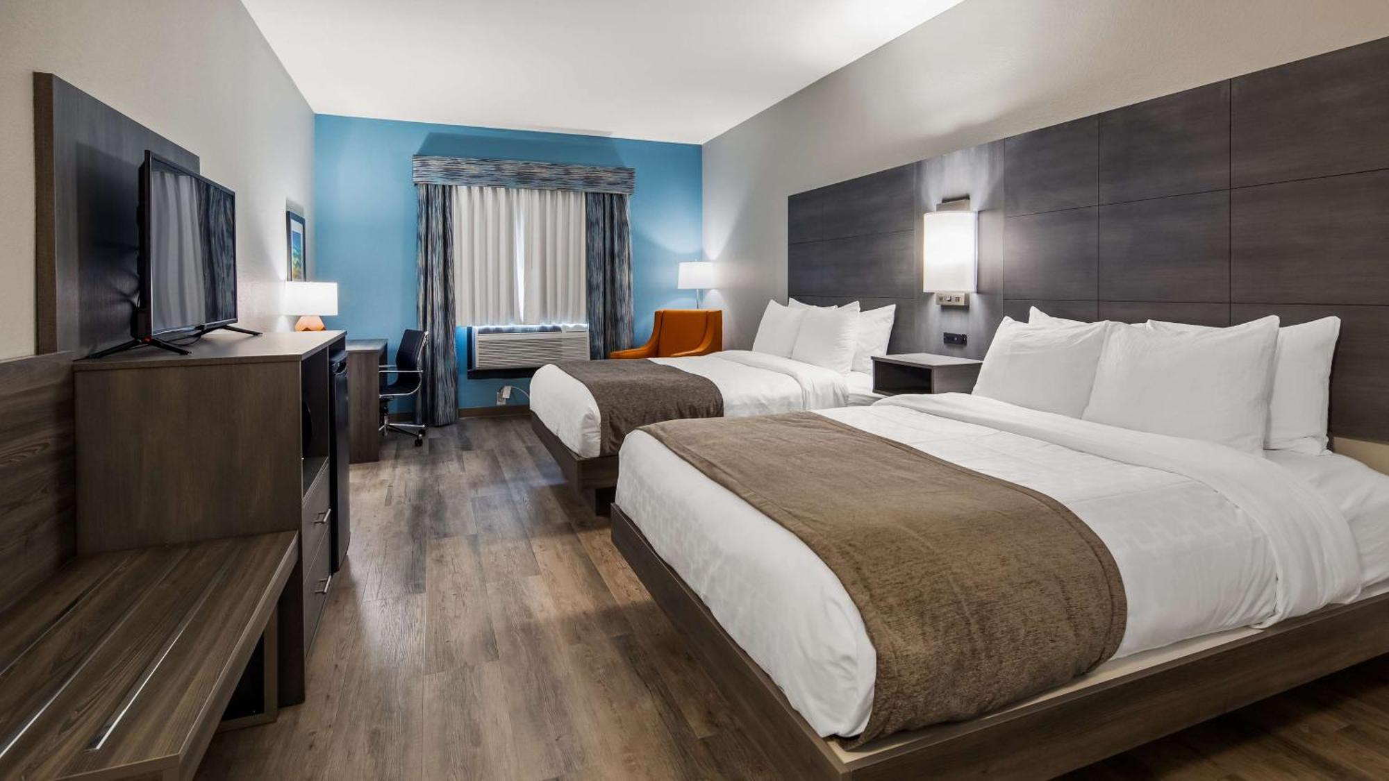 Queen Room with Two Queen Beds and Mobility Accessible Roll-In Shower