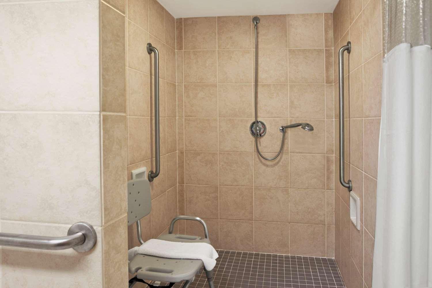 King Room - Mobility Access/Non-Smoking