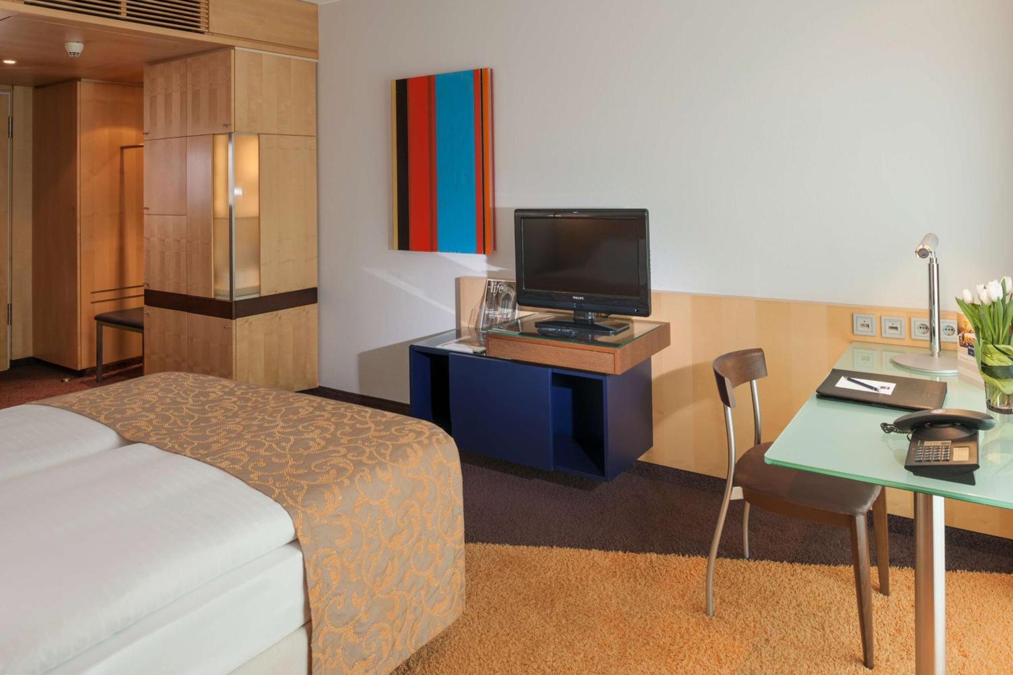 Standard  Room,1558578172:JPEG