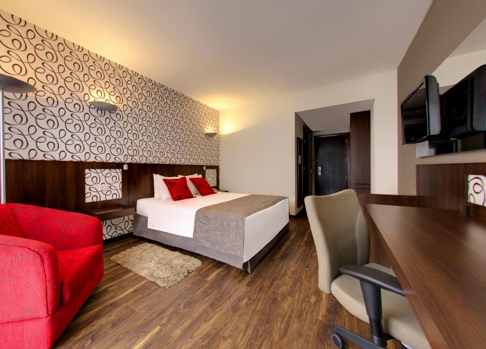 Superior King Room,1212693130:JPEG