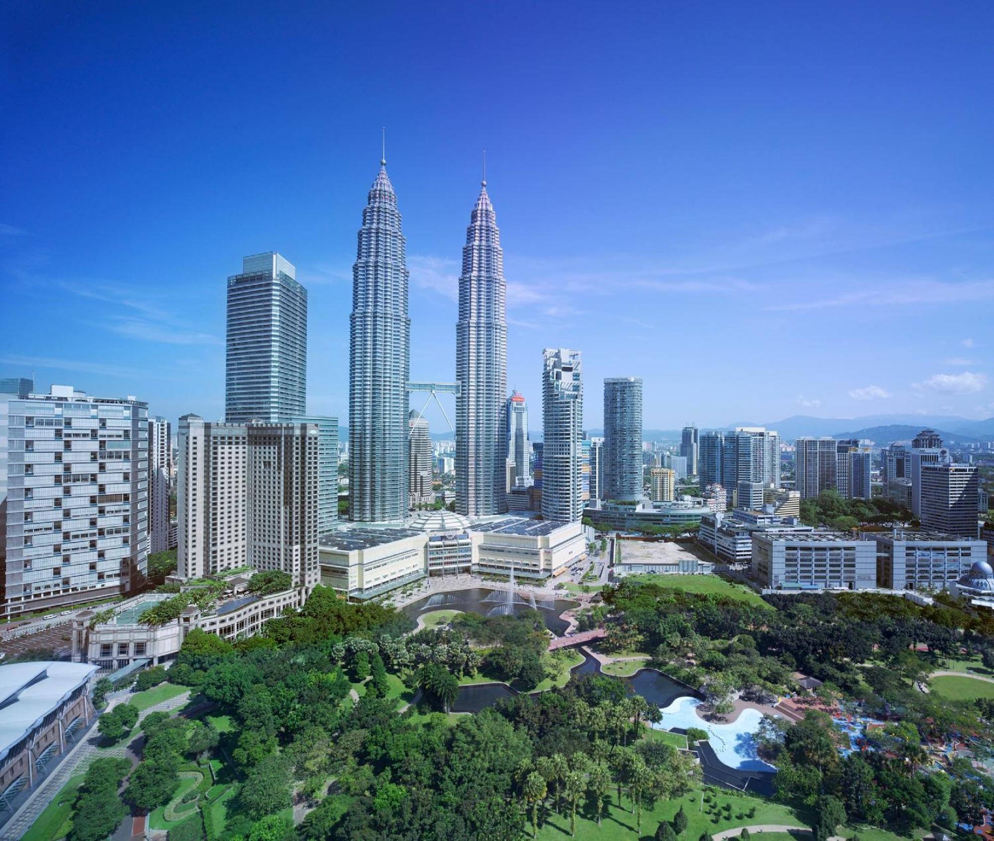 Deluxe Twin Towers View Room Newly Refurbished