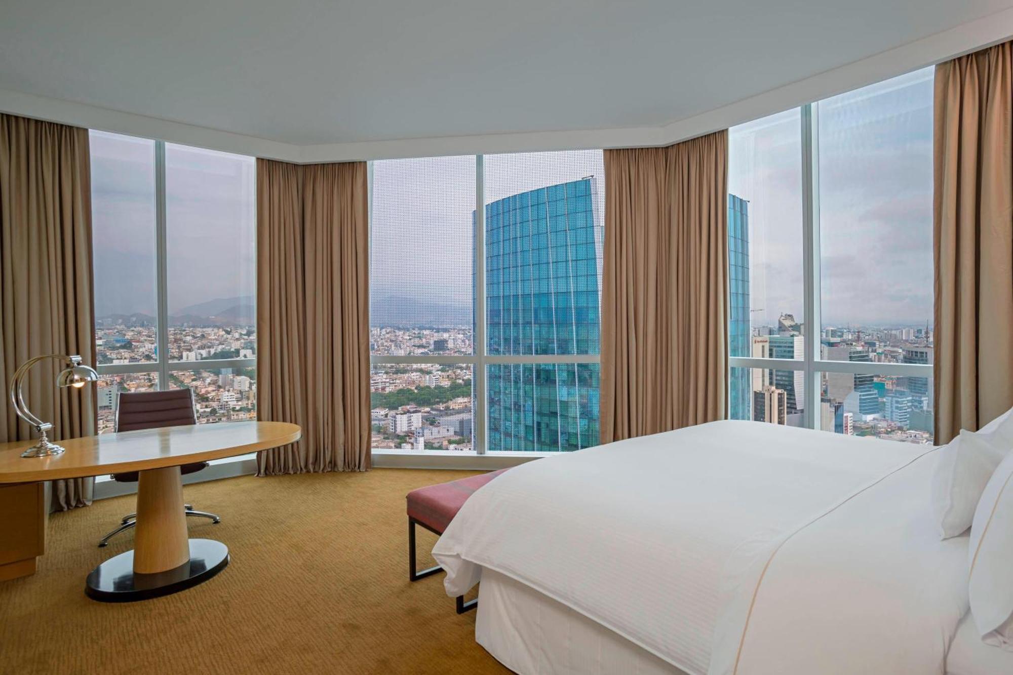 Habitación Deluxe Executive Westin con acceso al club lounge - Cama extragrande - Planta superior