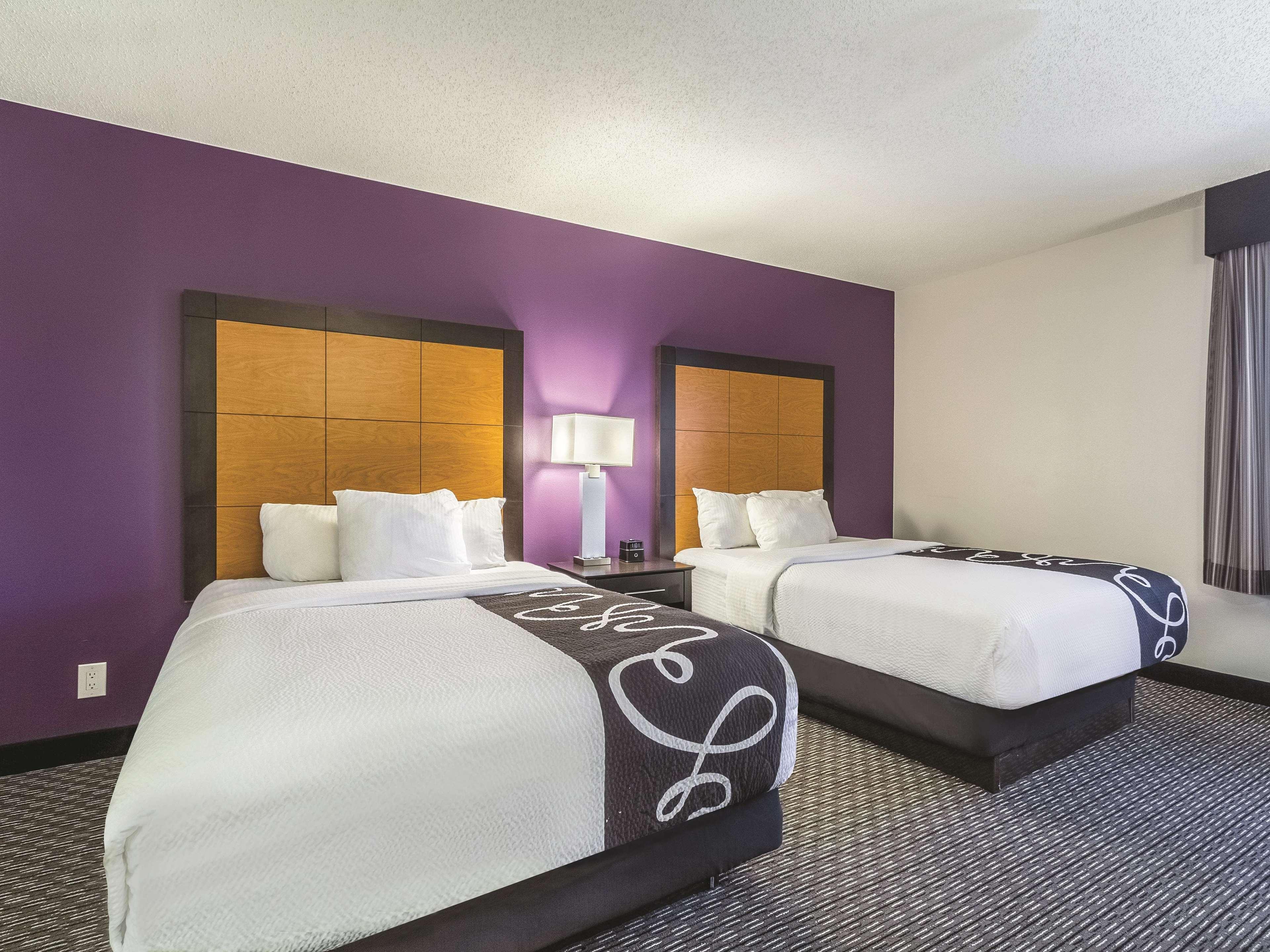 Double Room with Two Double Beds and  Roll-In Shower - Mobility Accessible/Non-Smoking