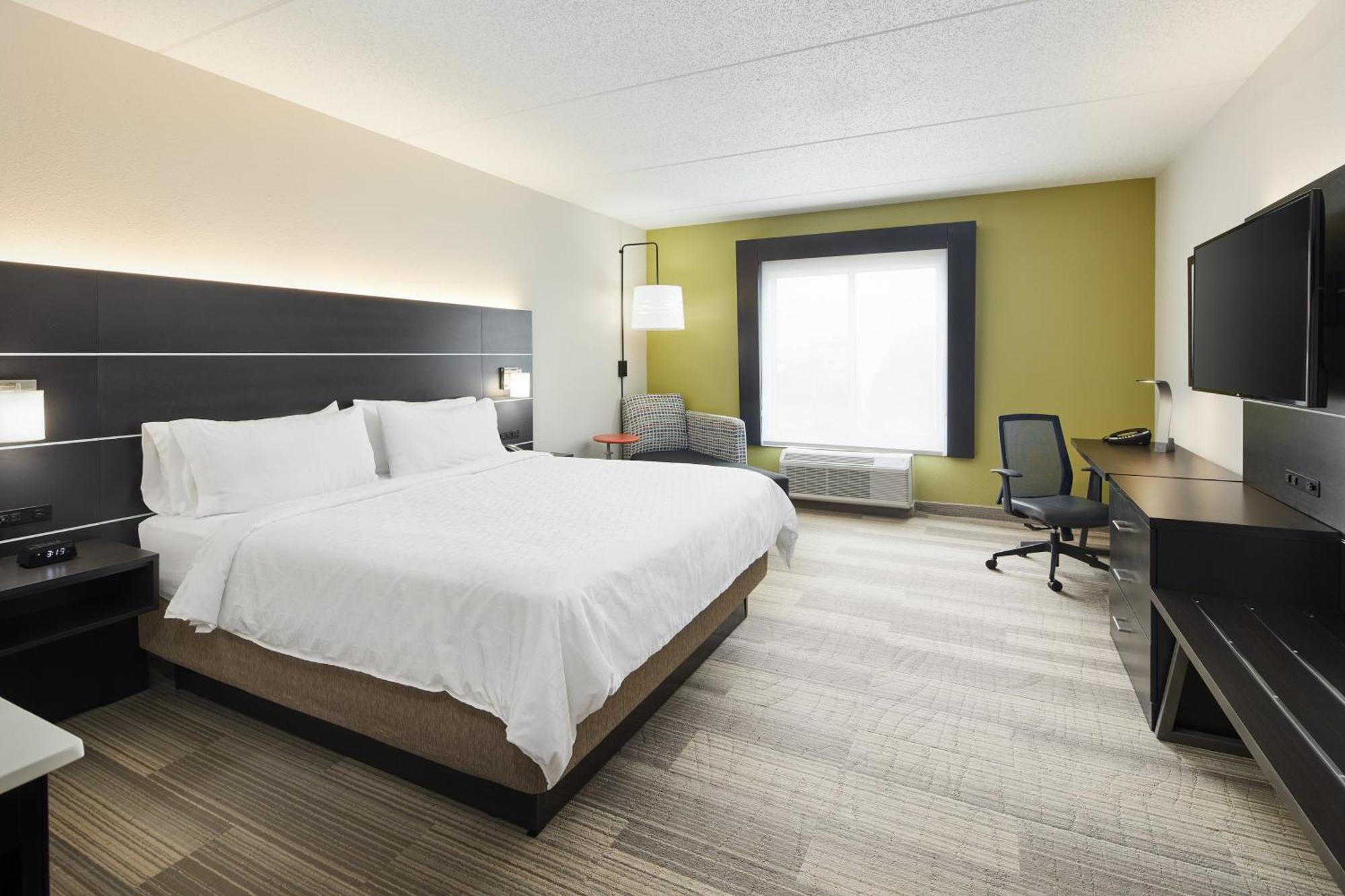 Standard King Room