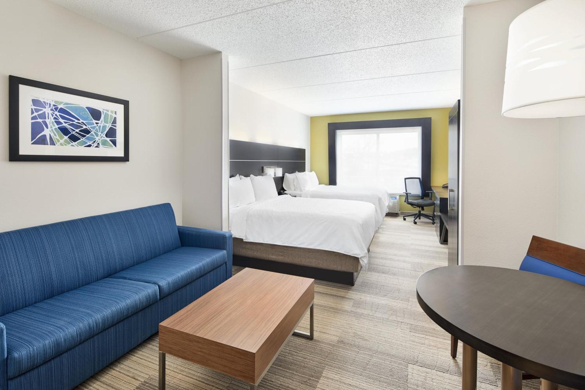 Queen Suite with Two Queen Beds and Additional Living Area