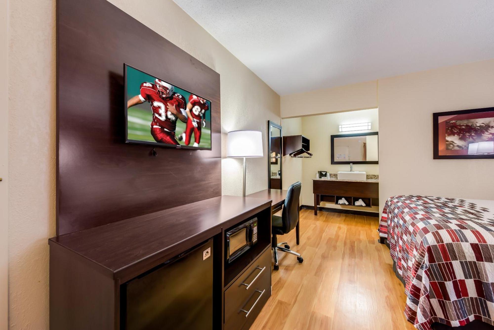 Deluxe Room with Two Queen Beds Non- Smoking