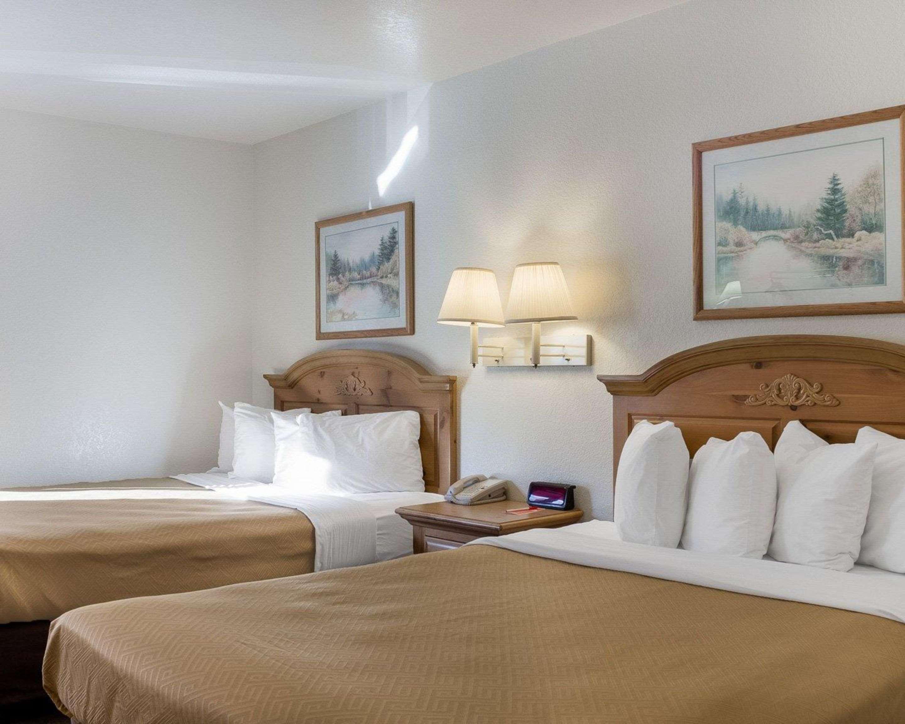 Queen Suite with Two Queen Beds - Non-Smoking