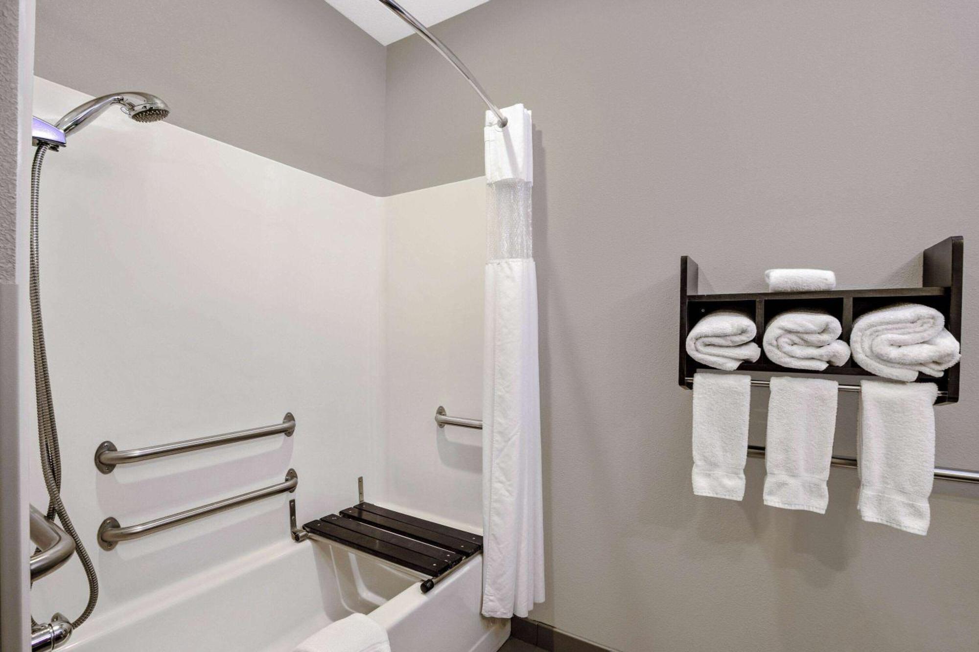 Queen Room with Two Queen Beds - Disability Access