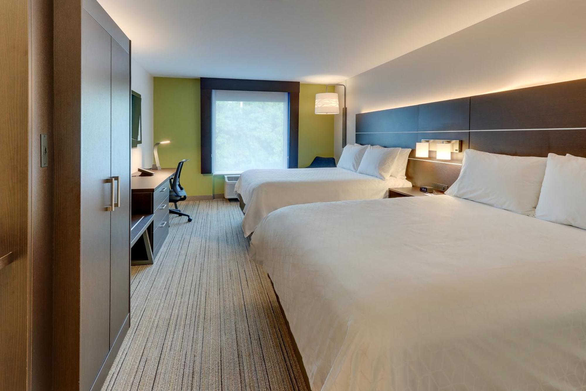 Standard Double Room with Two Double Beds