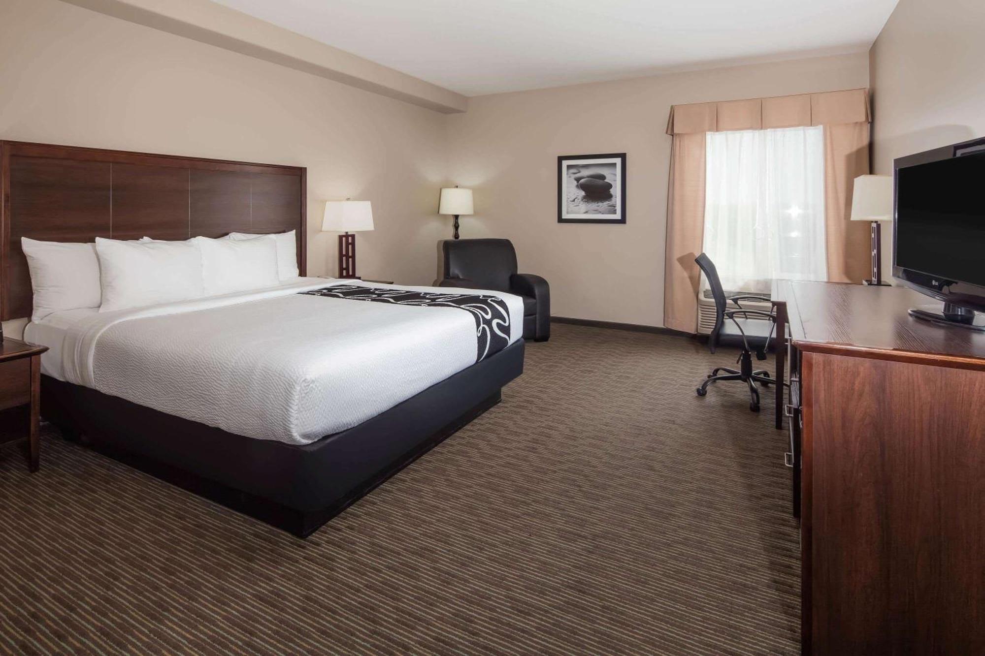 King Room with Mobility/Hearing Impaired Access - Non-Smoking