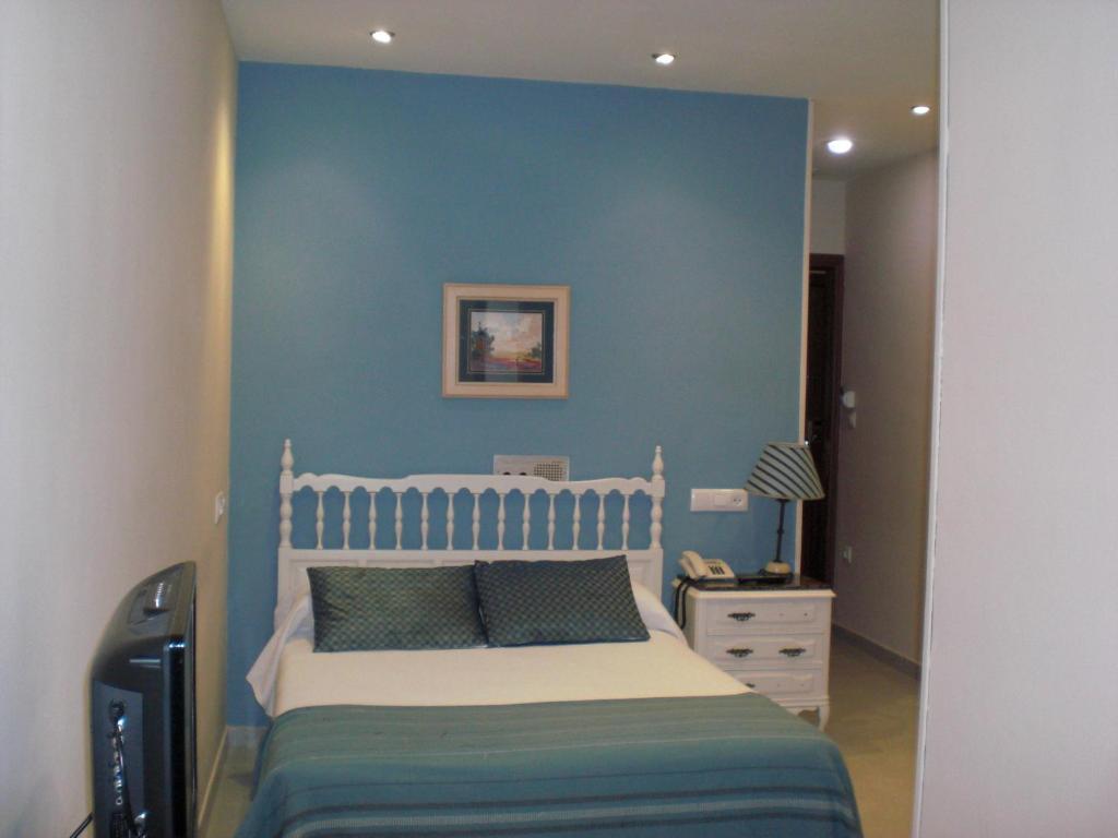 Double or Twin Room,12868398:JPEG