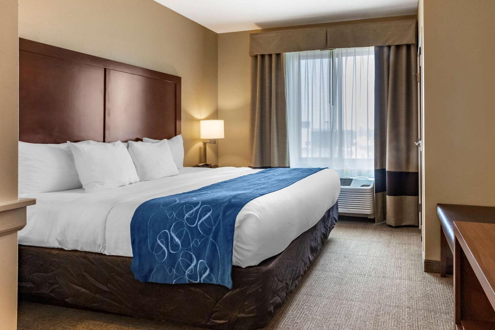 King Suite - Accessible/Non-Smoking