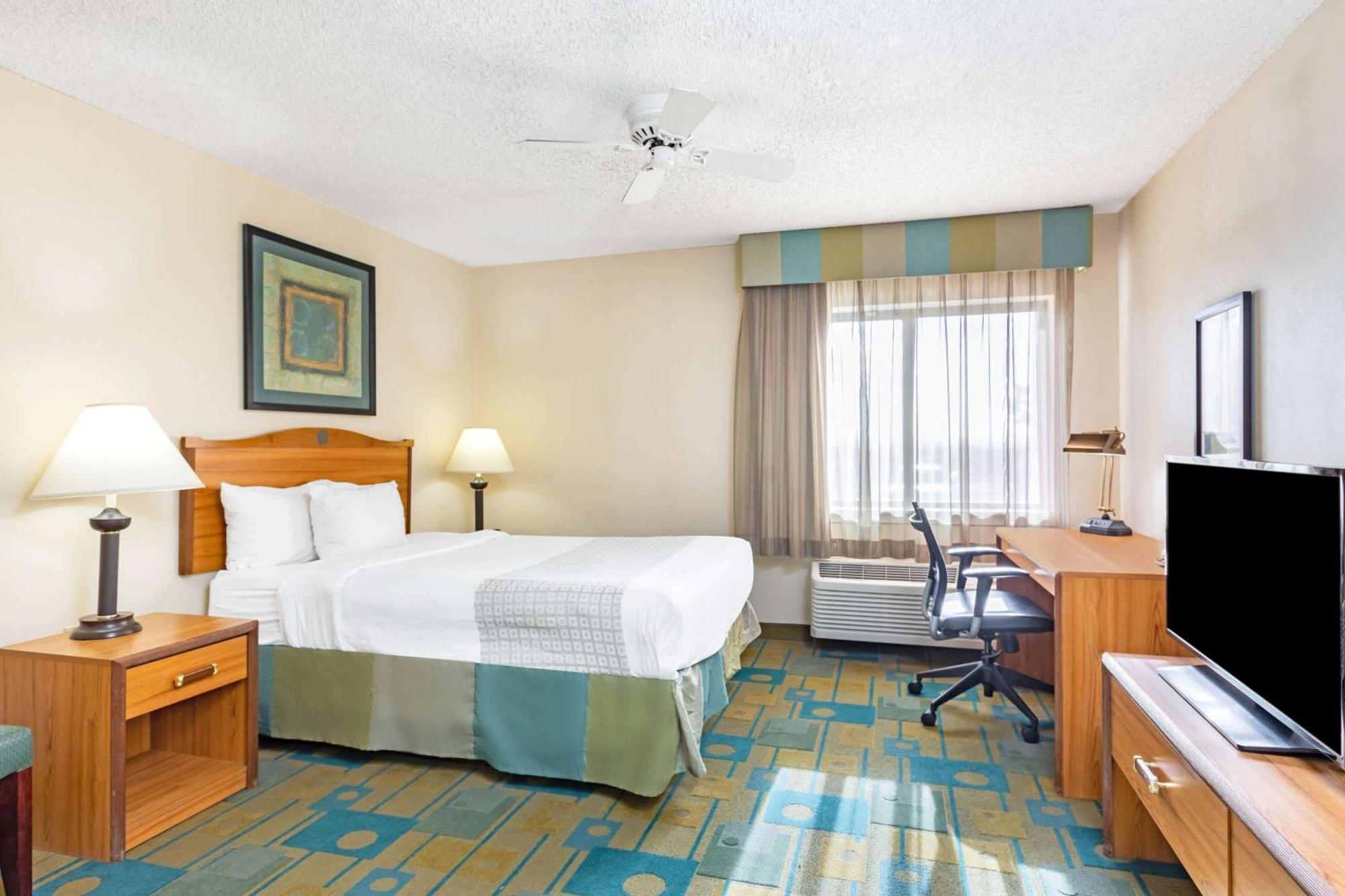 Double Room with Mobility/Hearing Impaired Access - Non-Smoking