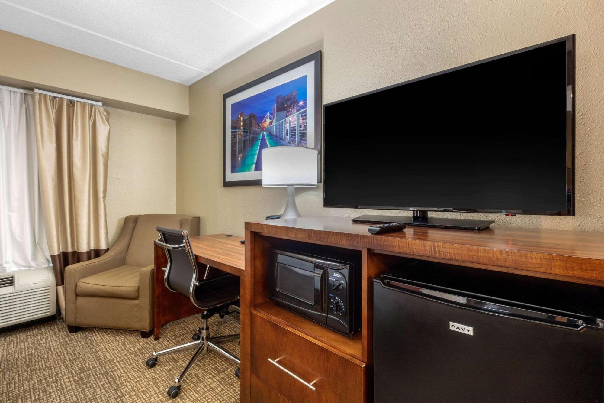 King Room - Accessible/Non-Smoking