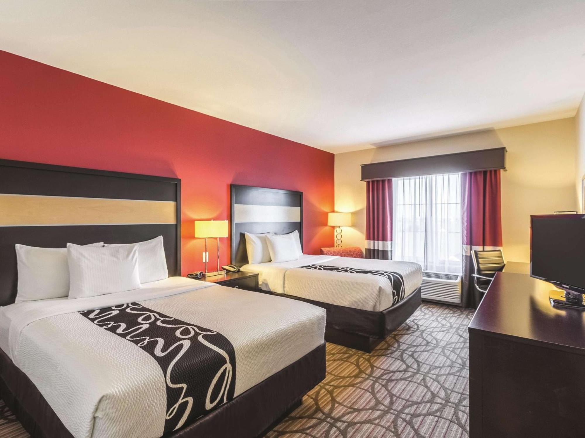 Deluxe Queen Room with Two Queen Beds