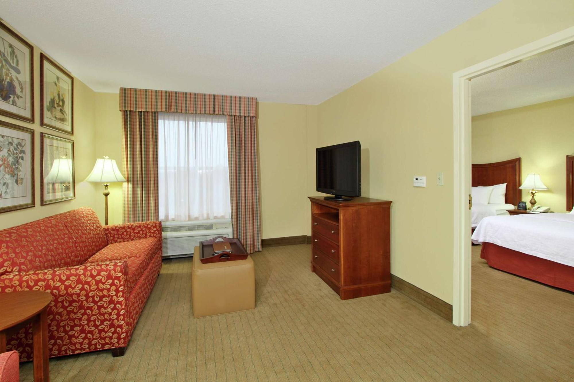 One-Bedroom Queen Suite with Two Queen Beds - Non-Smoking