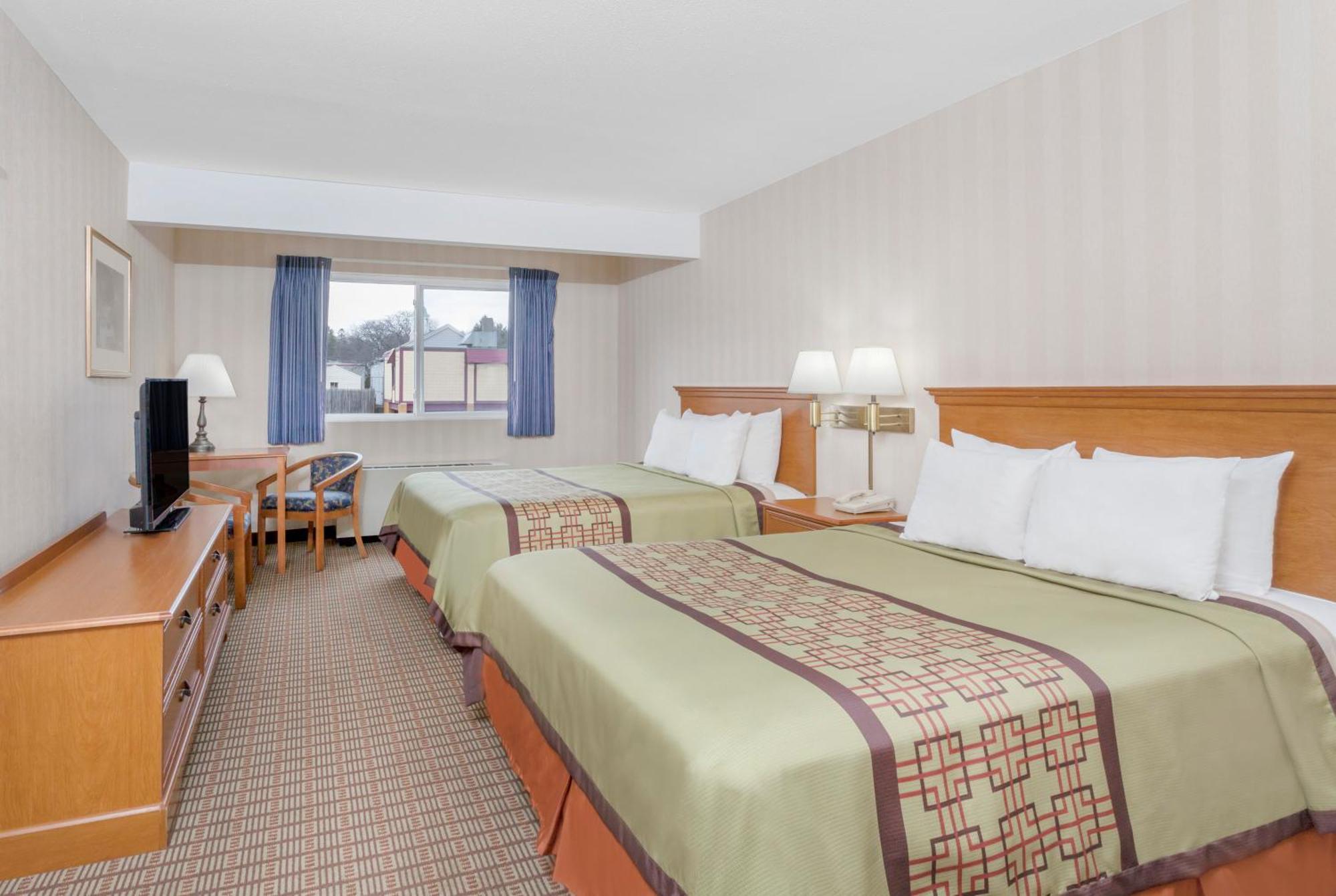 Queen Room with Two Queen Beds - Non-Smoking