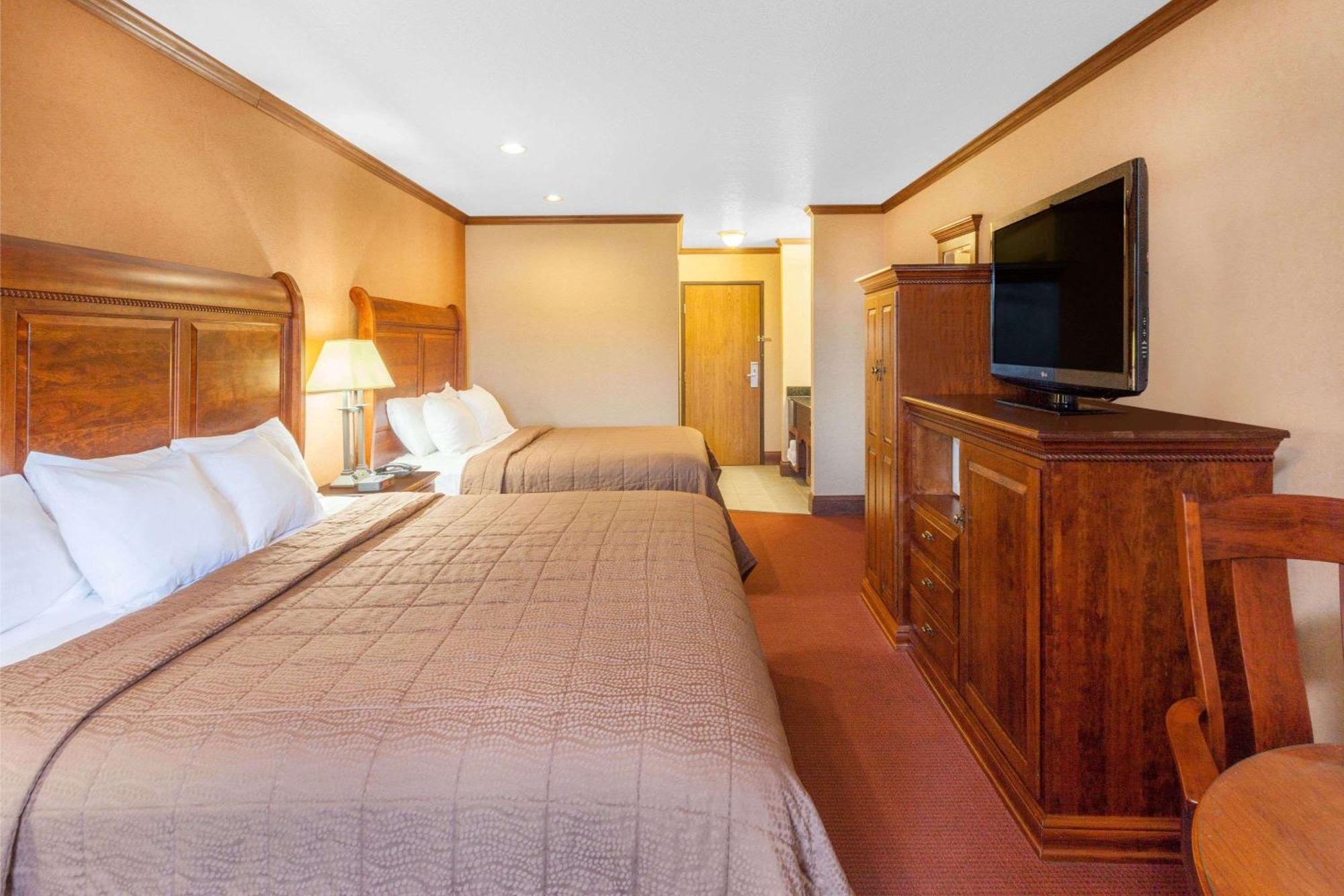 Queen Room with Two Queen Beds - Non-Smoking