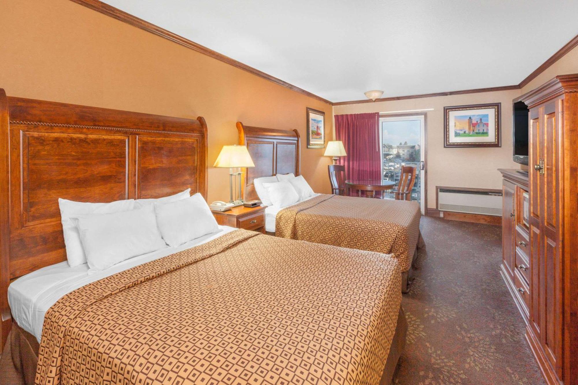 Deluxe King Suite