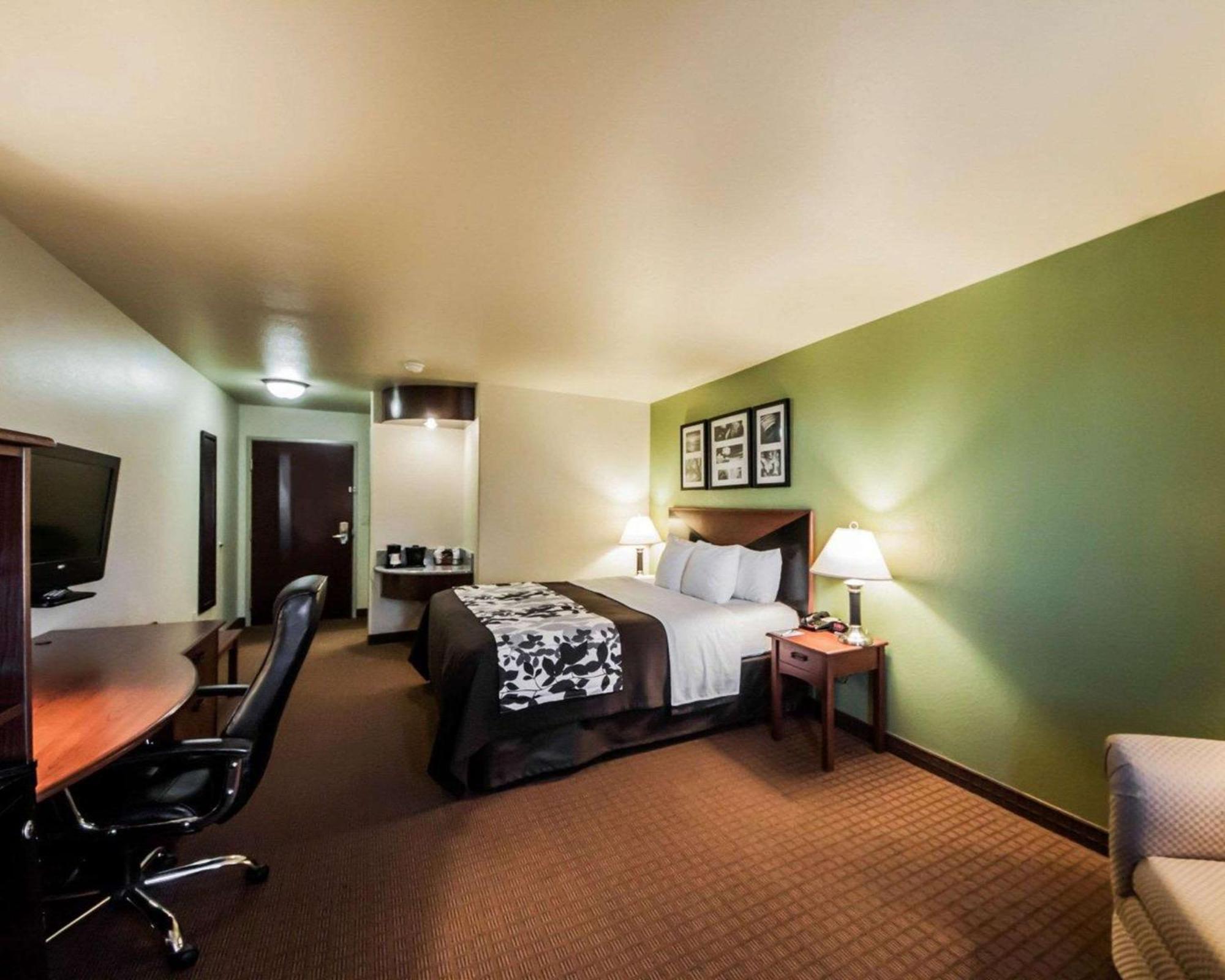 King Suite - Accessible/Non-Smoking