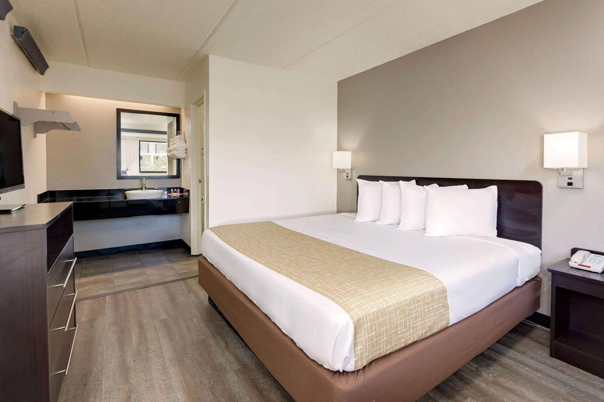 King Room - Non-Smoking