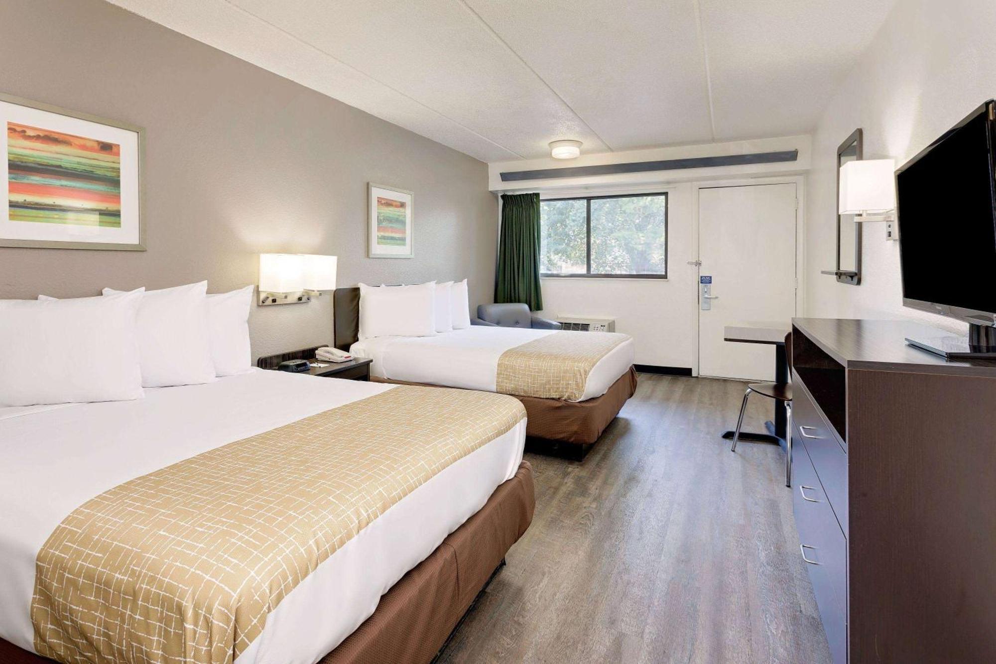 Double Room with Two Double Beds - Non-Smoking