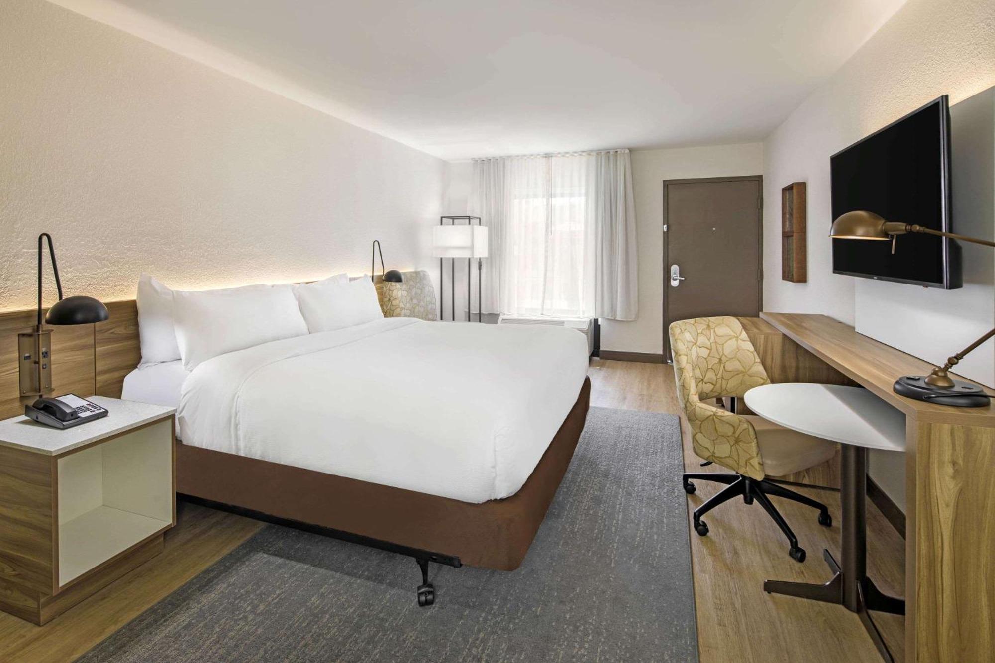 King Room - Mobility Access/Non-Smoking