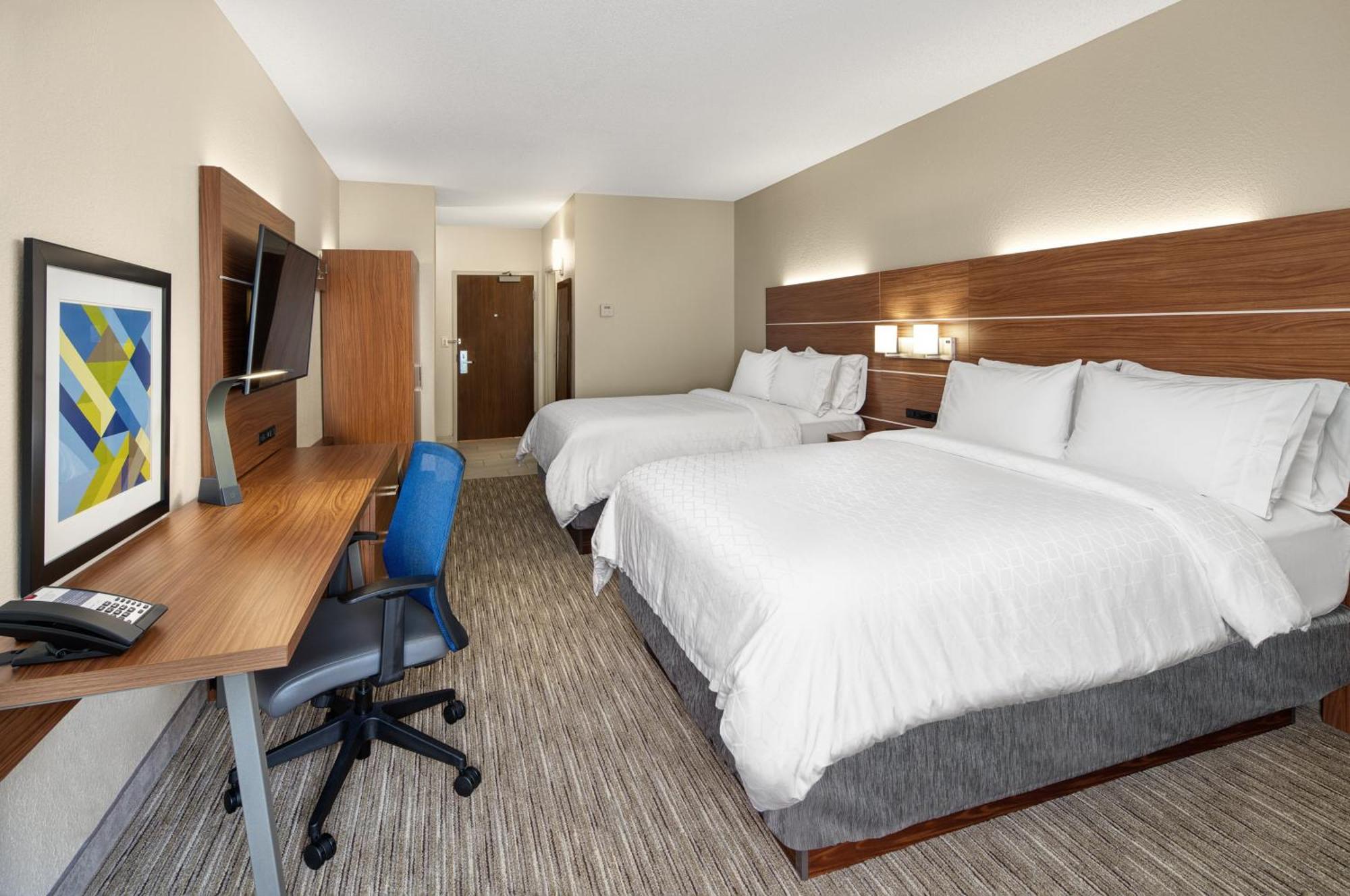 Standard Queen Room with Two Queen Beds