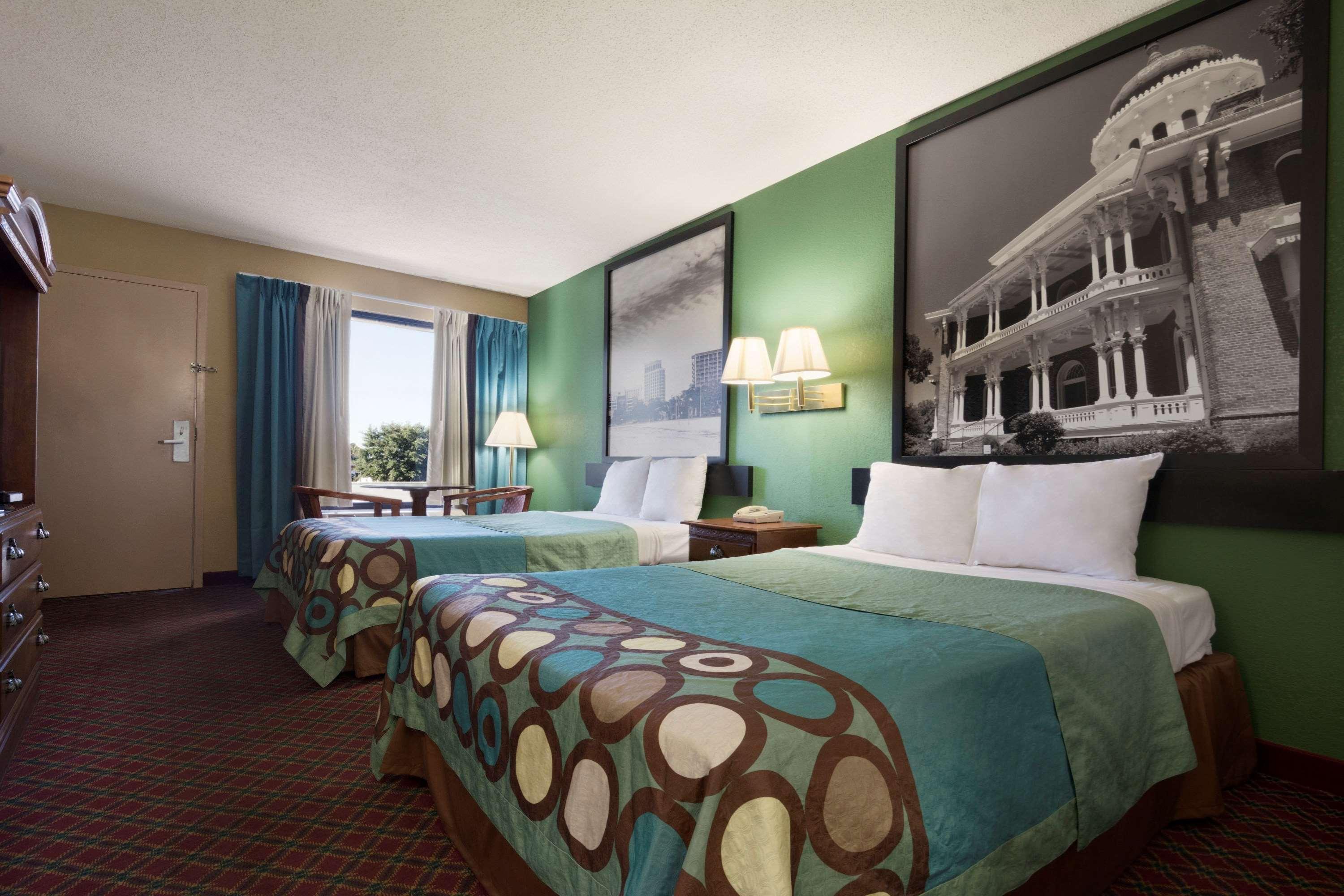 Double Room with Two Double Beds - Smoking