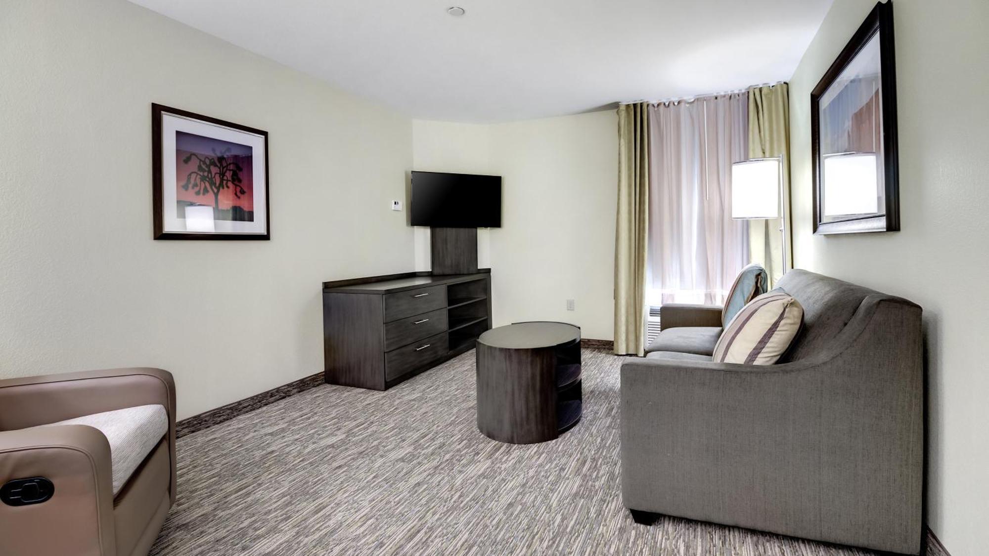 One-Bedroom King Suite
