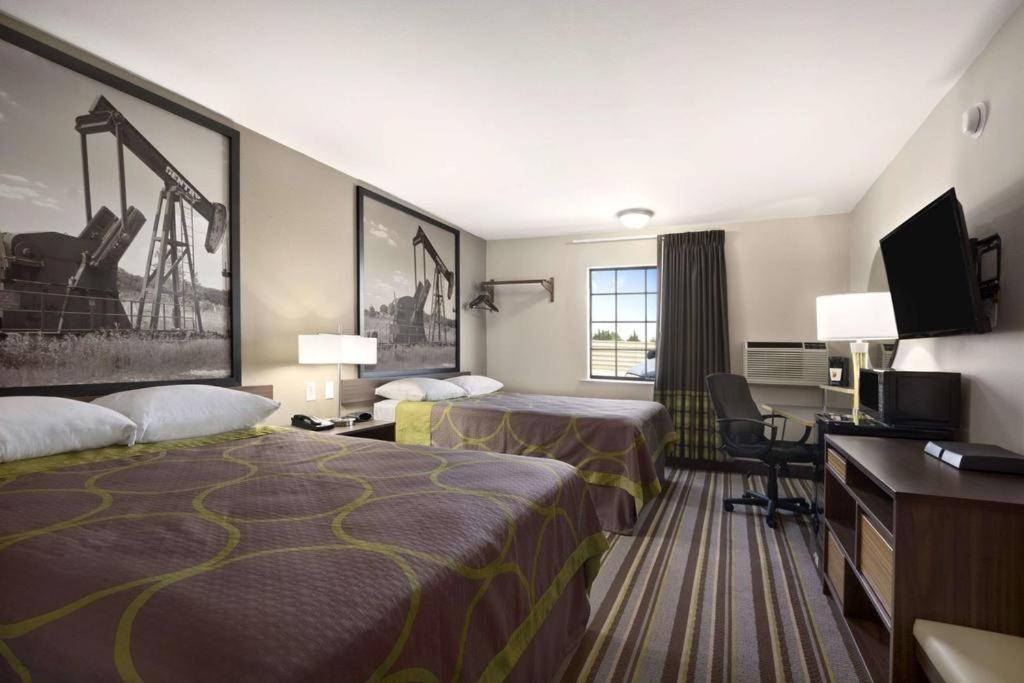 Queen Room with Two Queen Beds - Non-Smoking