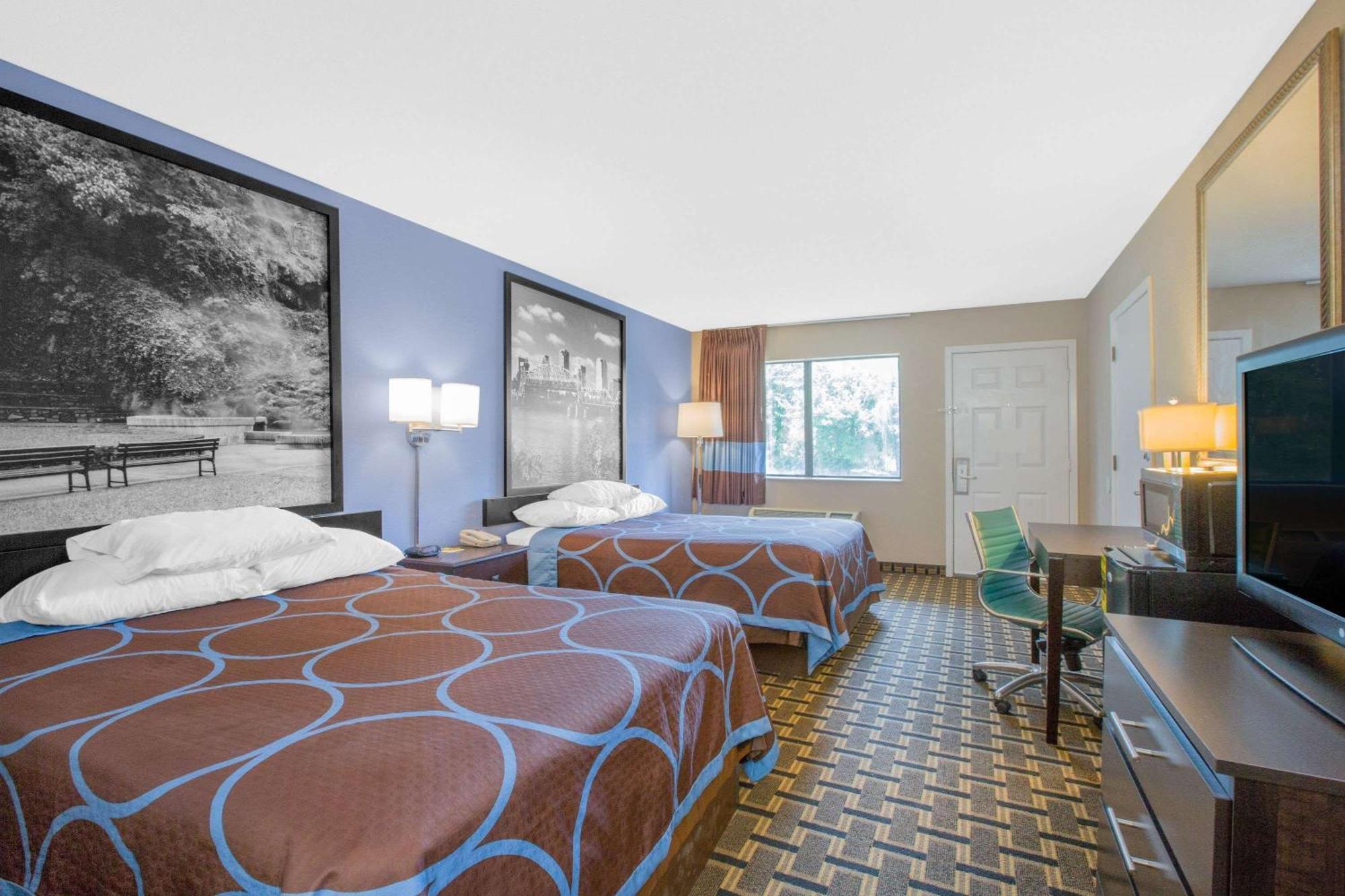 Queen Room with Two Queen Beds - Non-Smoking