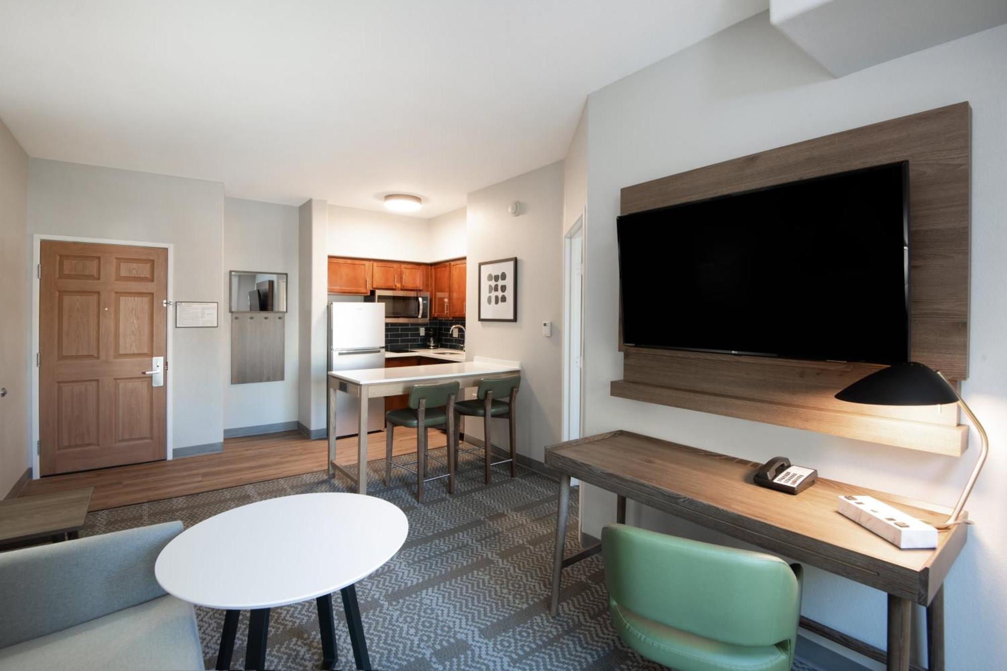 One-Bedroom Suite with Two Queen Beds