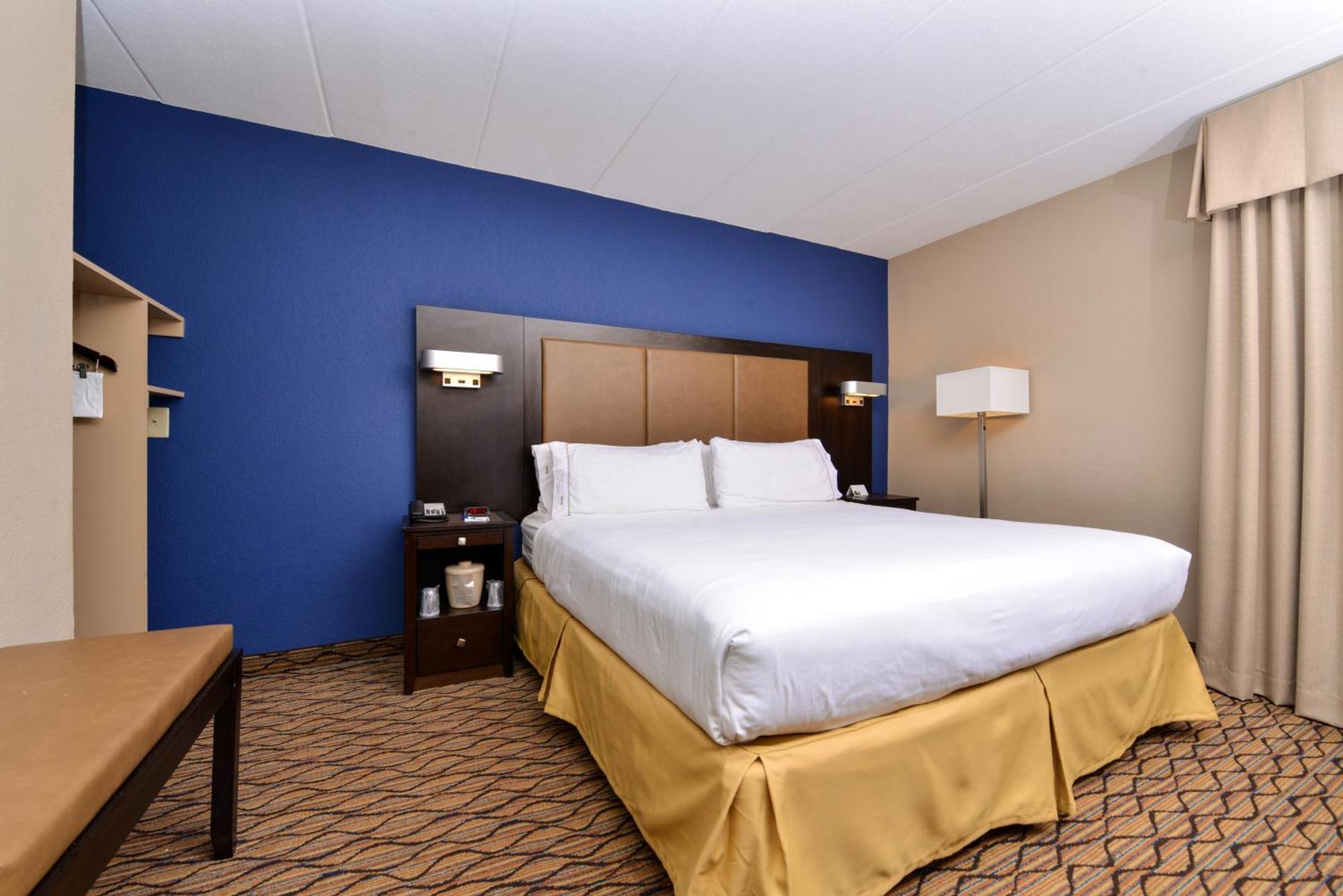 King Room - Mobility Access/Hearing Accessible
