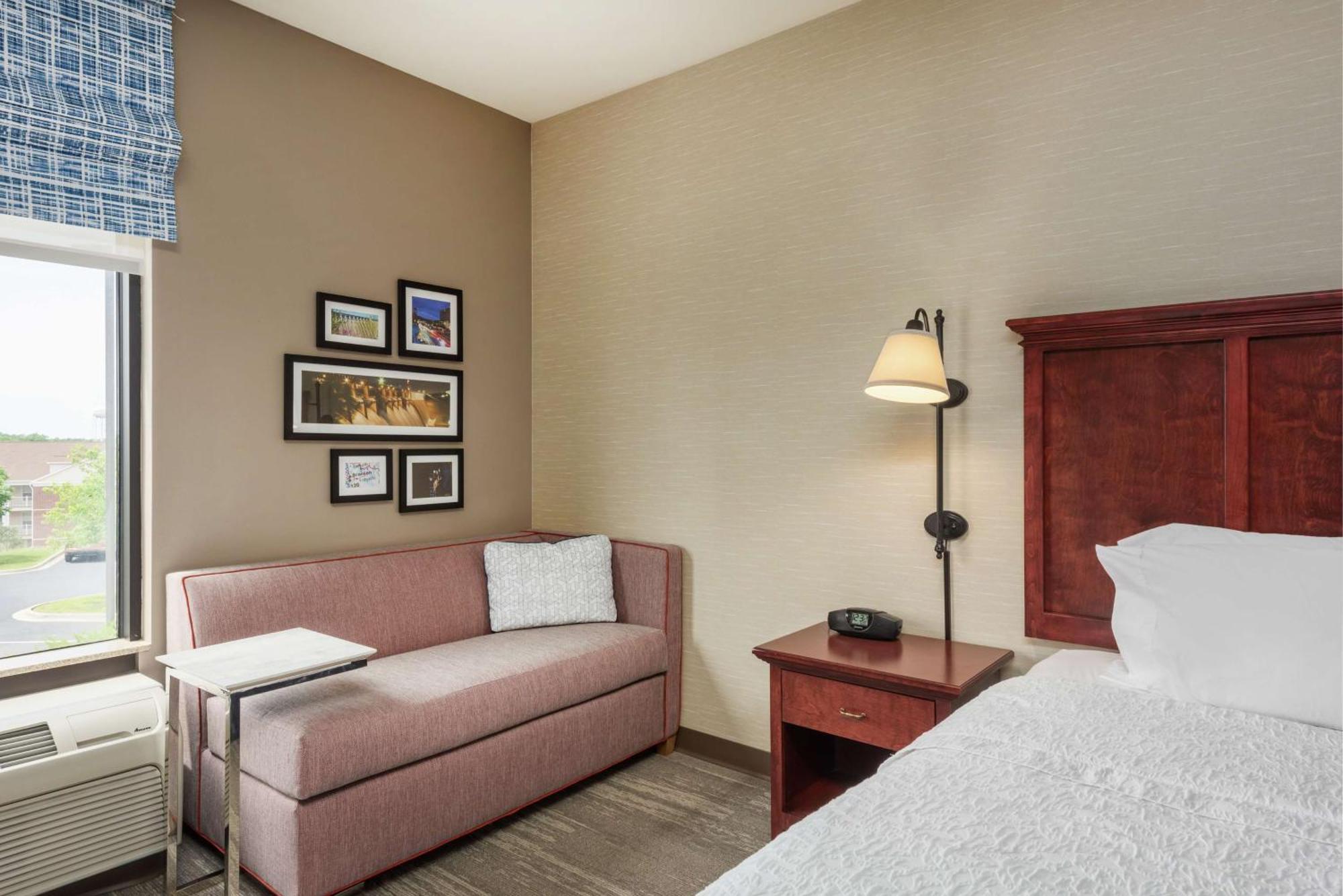 King Room - Hearing Access/Non-Smoking