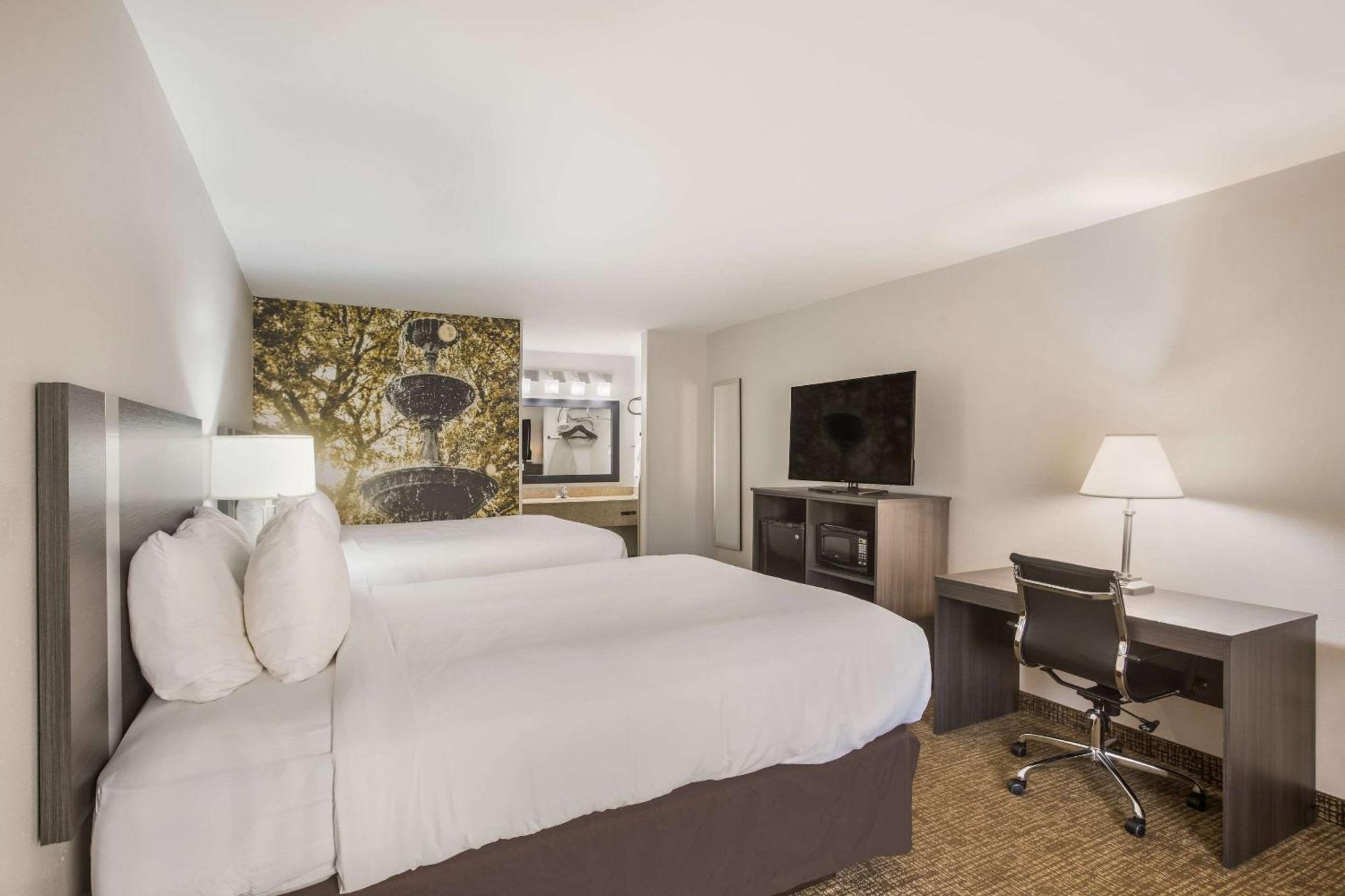Standard Queen Room with Two Queen Beds - Non-Smoking