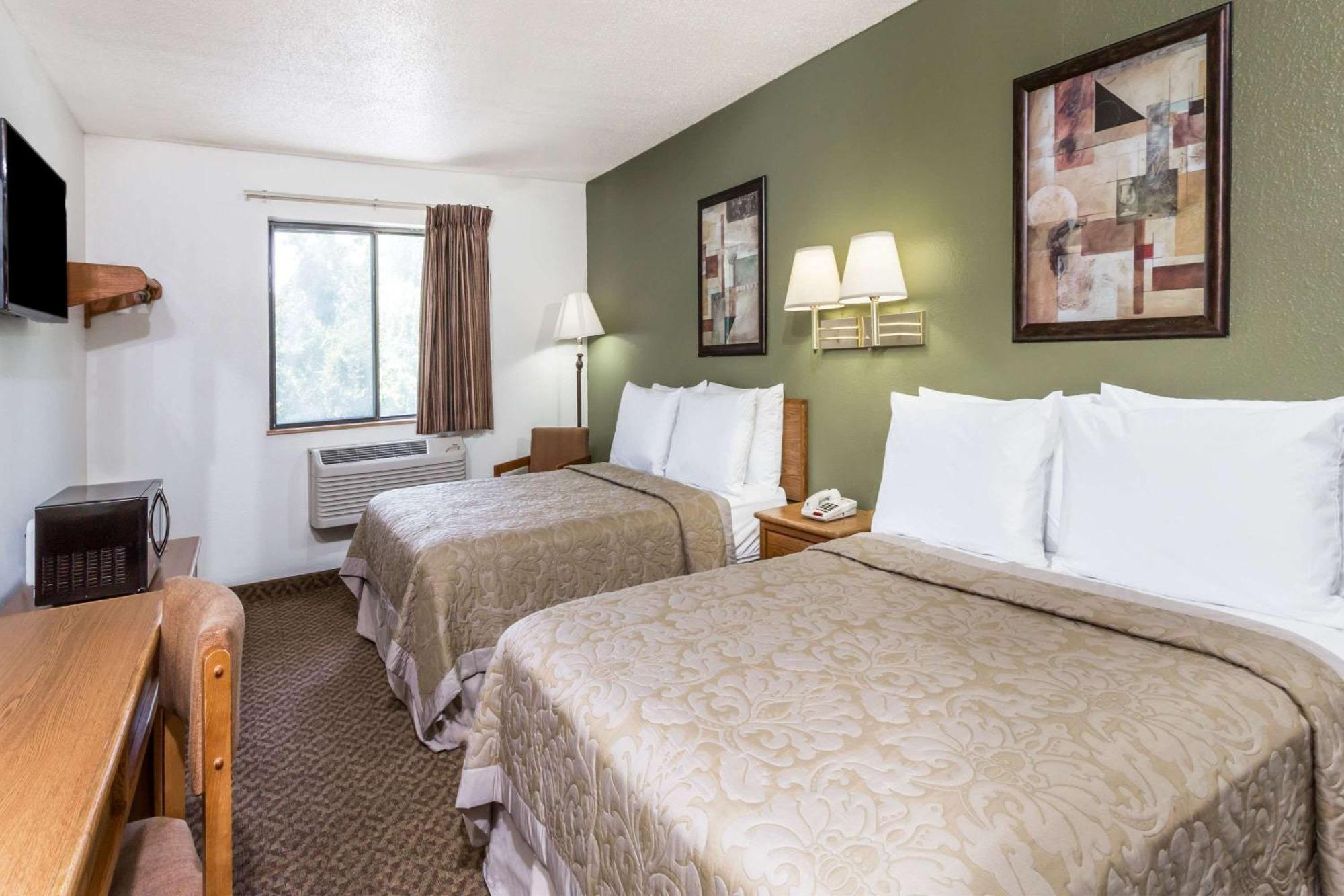 Deluxe Double Room with Two Double Beds - Non-Smoking