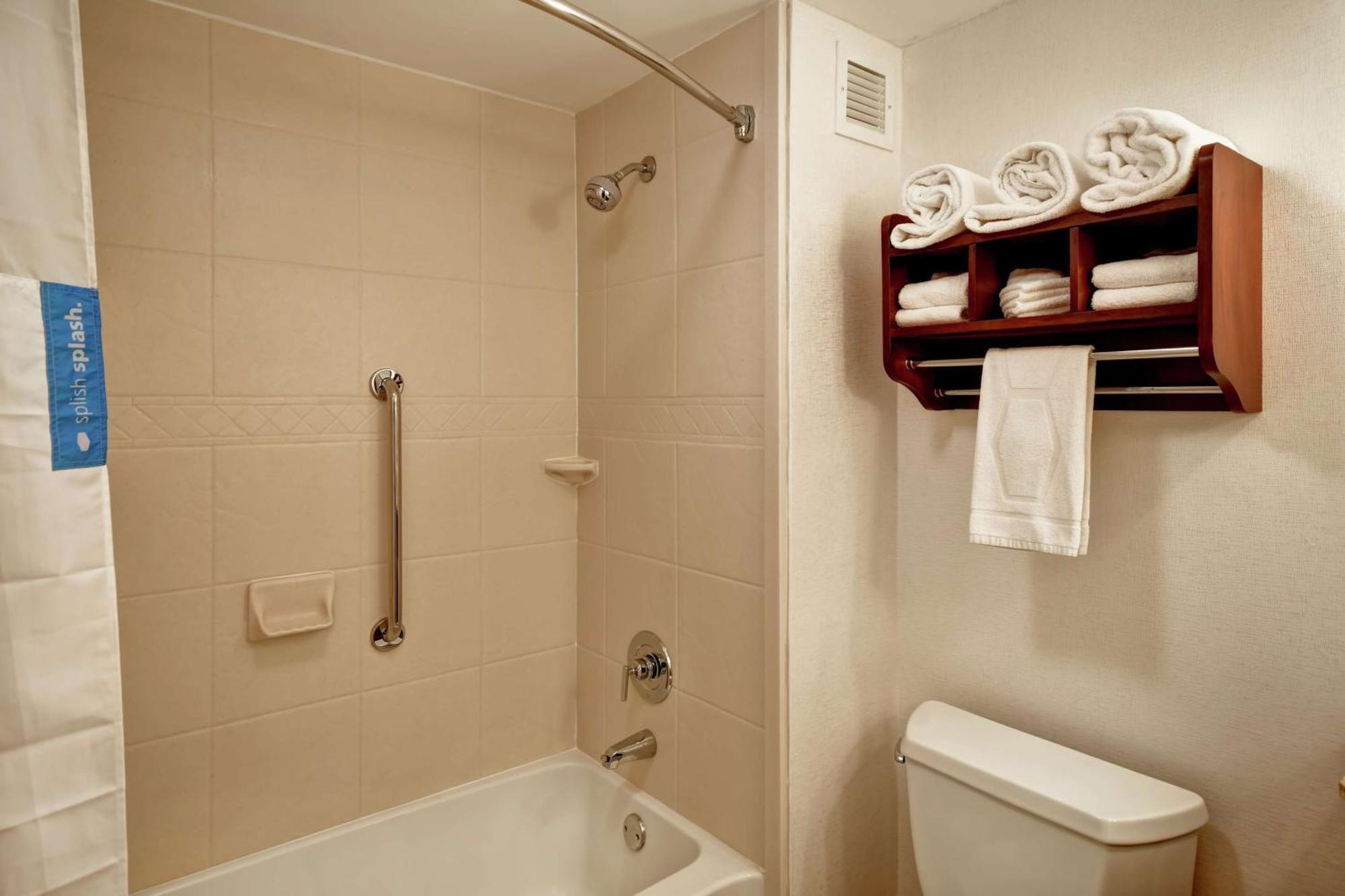 Room with Two Queen Beds - Non-Smoking