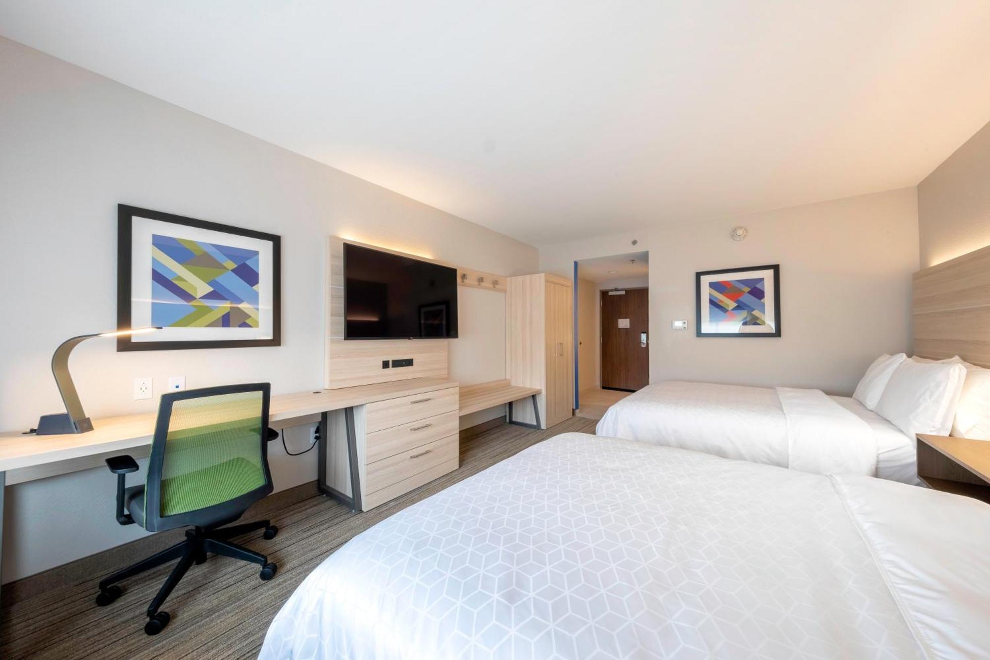 Standard Queen Room with Two Queen Beds