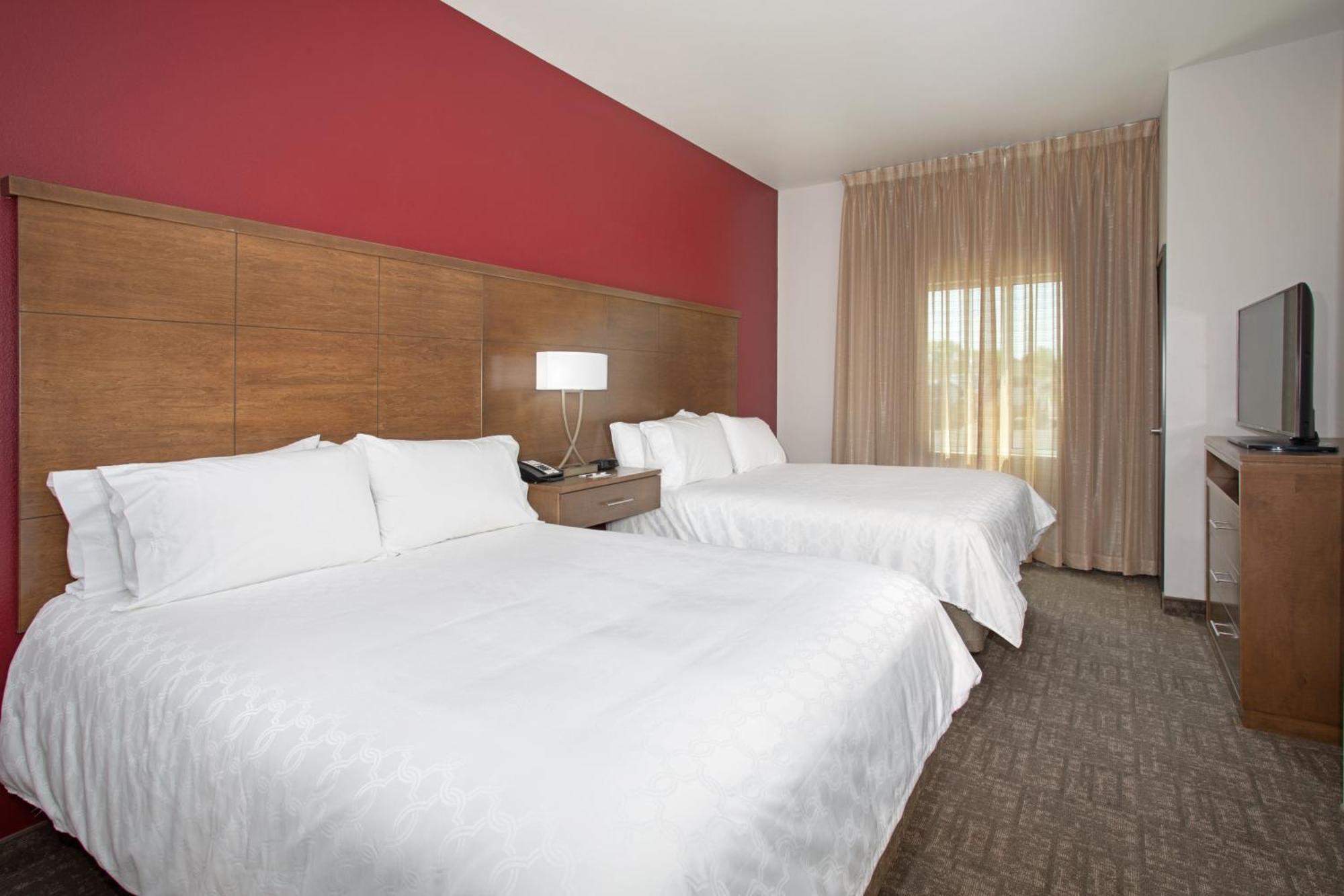 One-Bedroom Queen Suite with Two Queen Beds