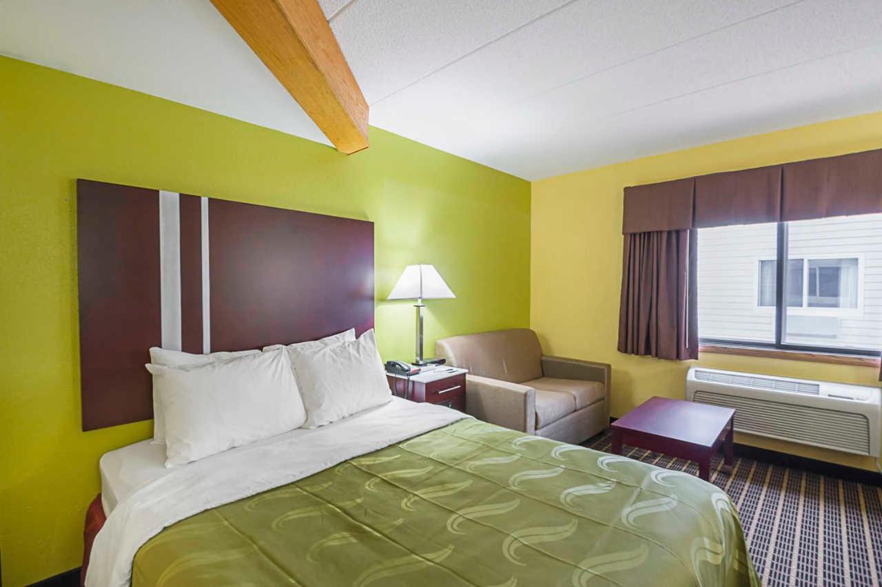 Queen Room - Accessible/Nonsmoking
