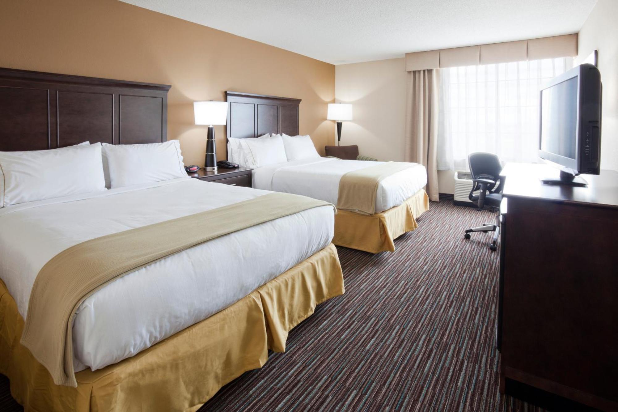 Standard Room with Two Queen Beds